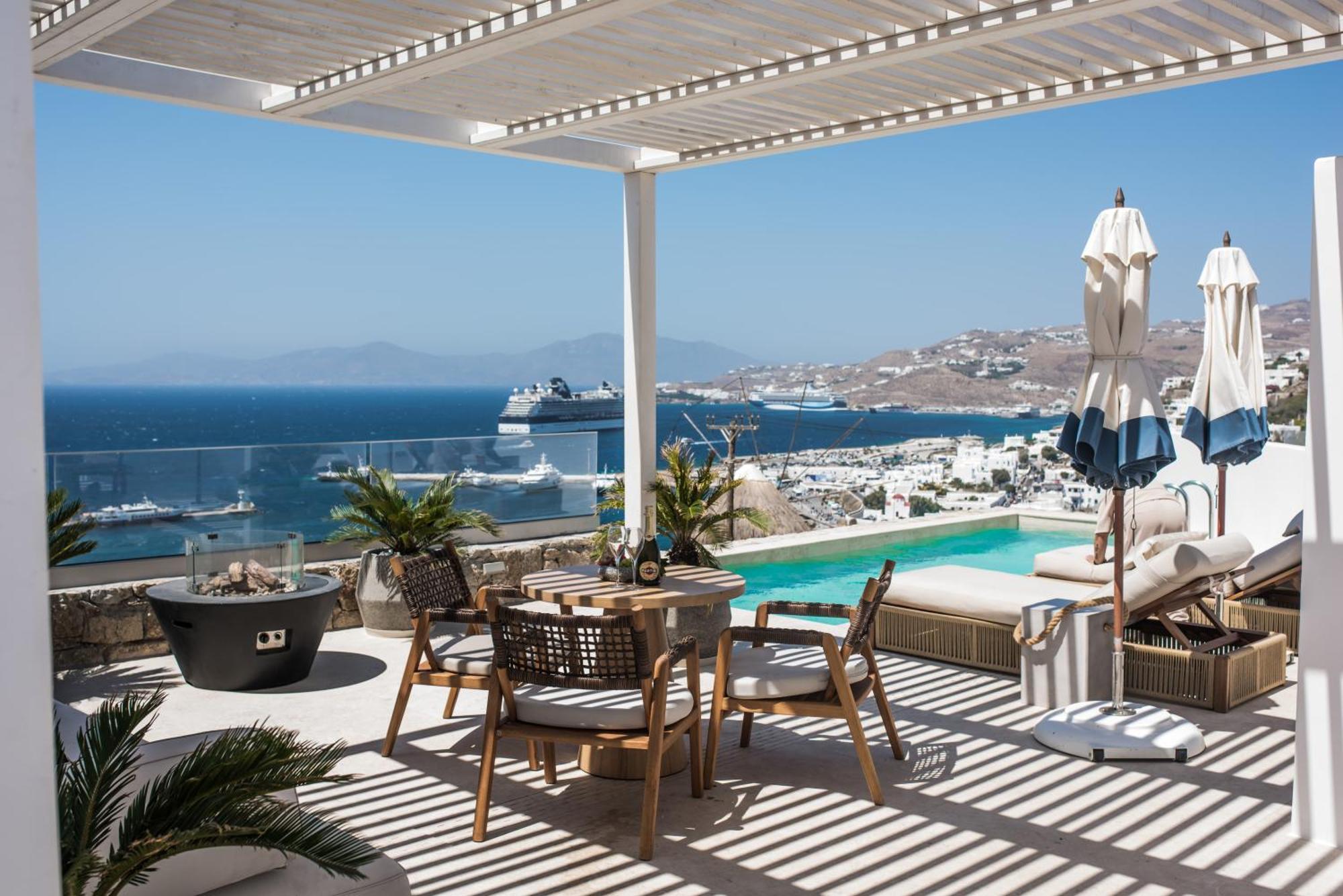 νumi Boutique Hotel