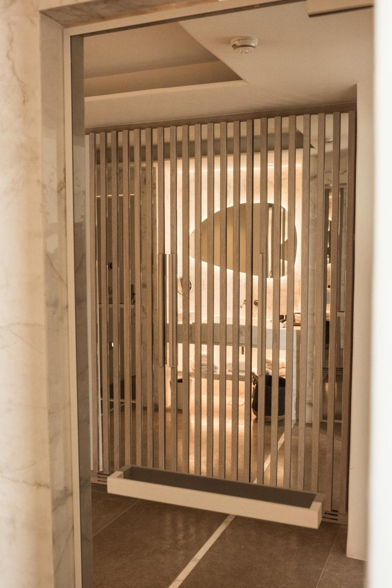 νumi Boutique *