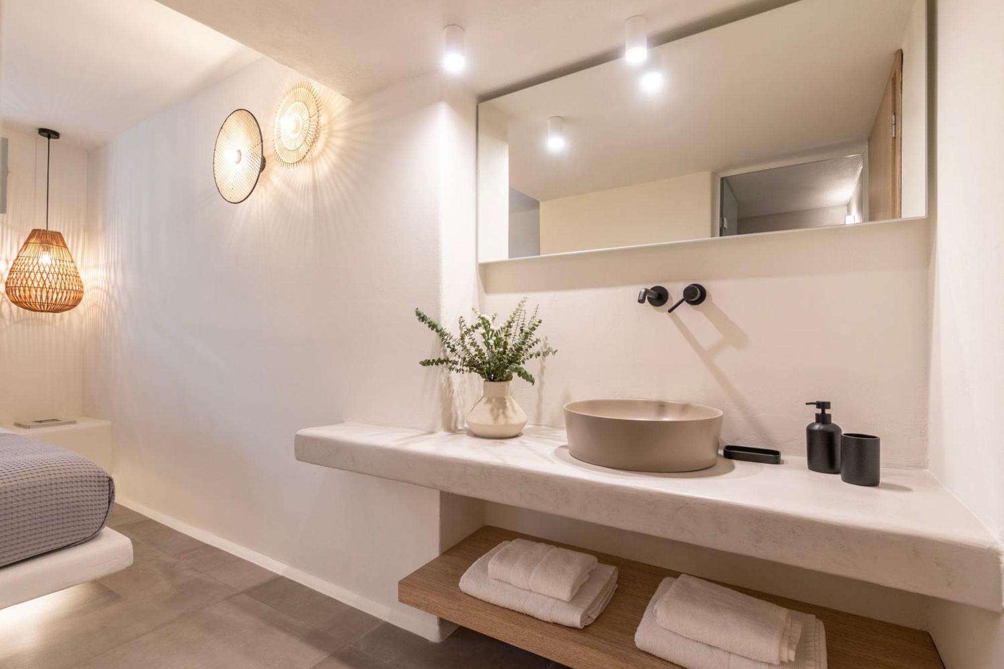 Aparthotel Frescoes Luxury By Kb Hospitality Messaria (Santorini)