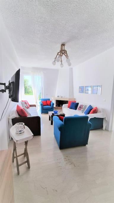 Gentle Breeze Apartment Kamena Vourla
