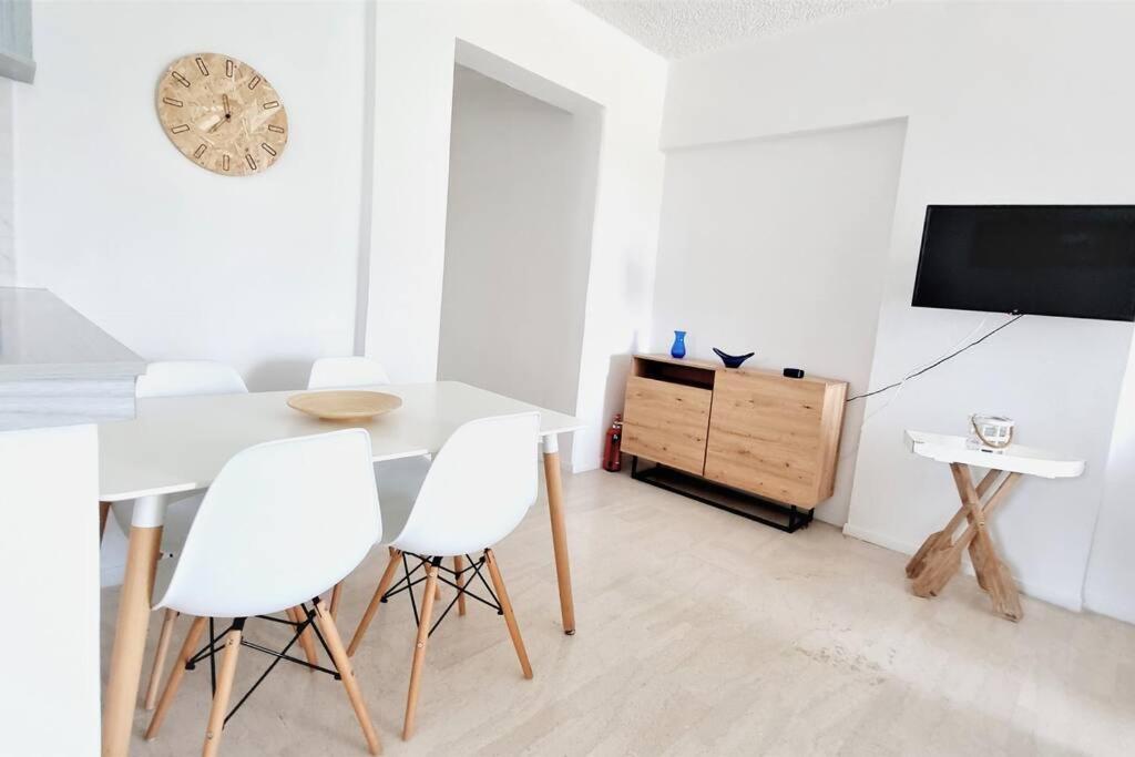 Gentle Breeze Apartment Kamena Vourla