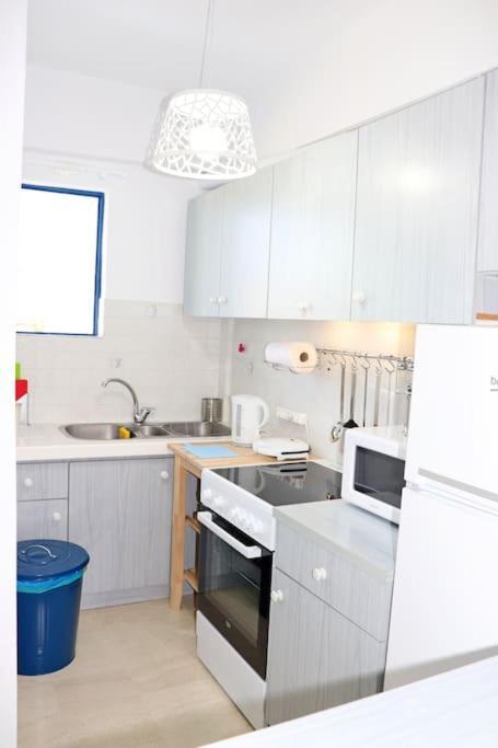 Gentle Breeze Apartment Kamena Vourla