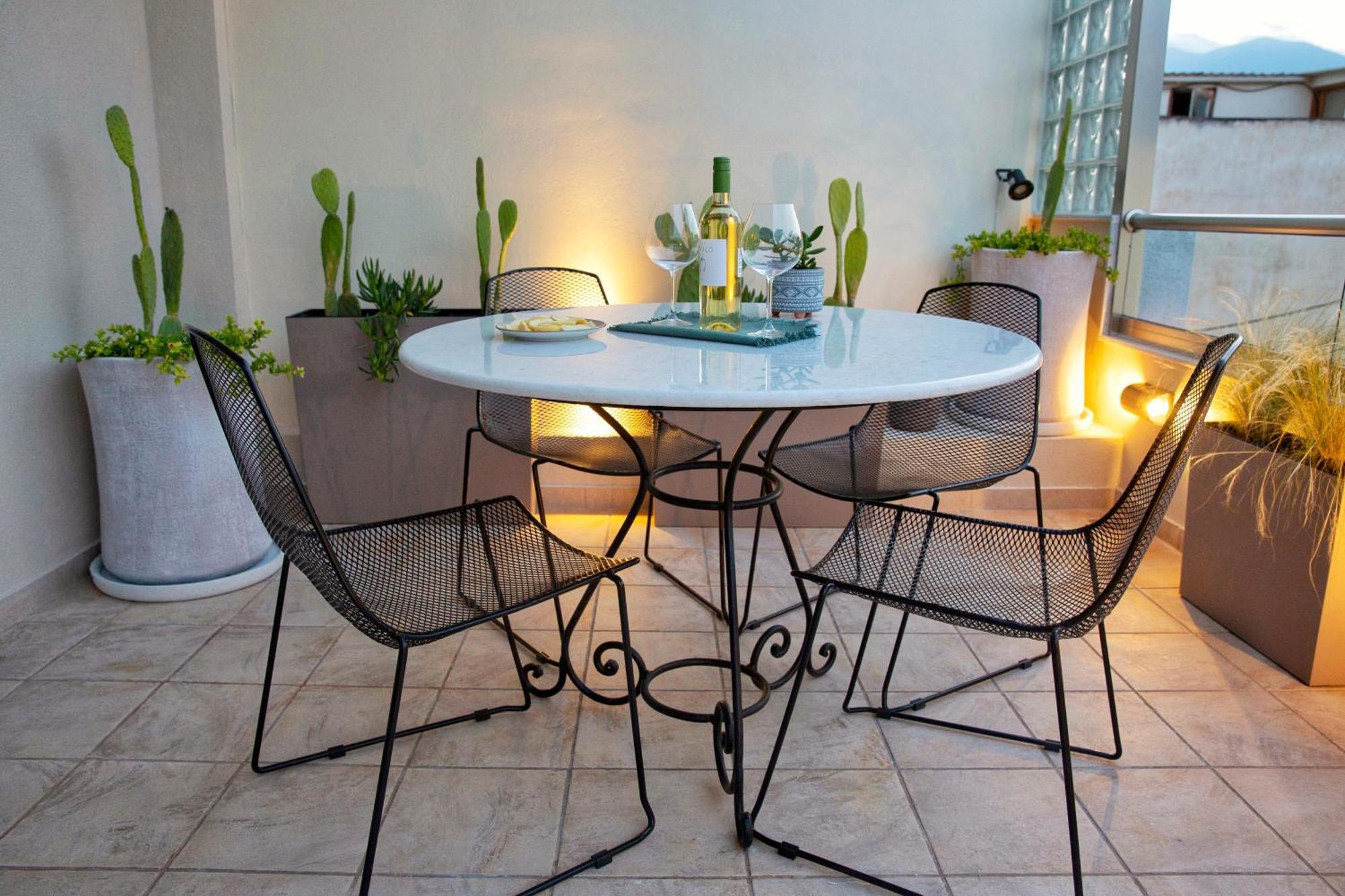 Apartment Gallery House In Itea-delphi *