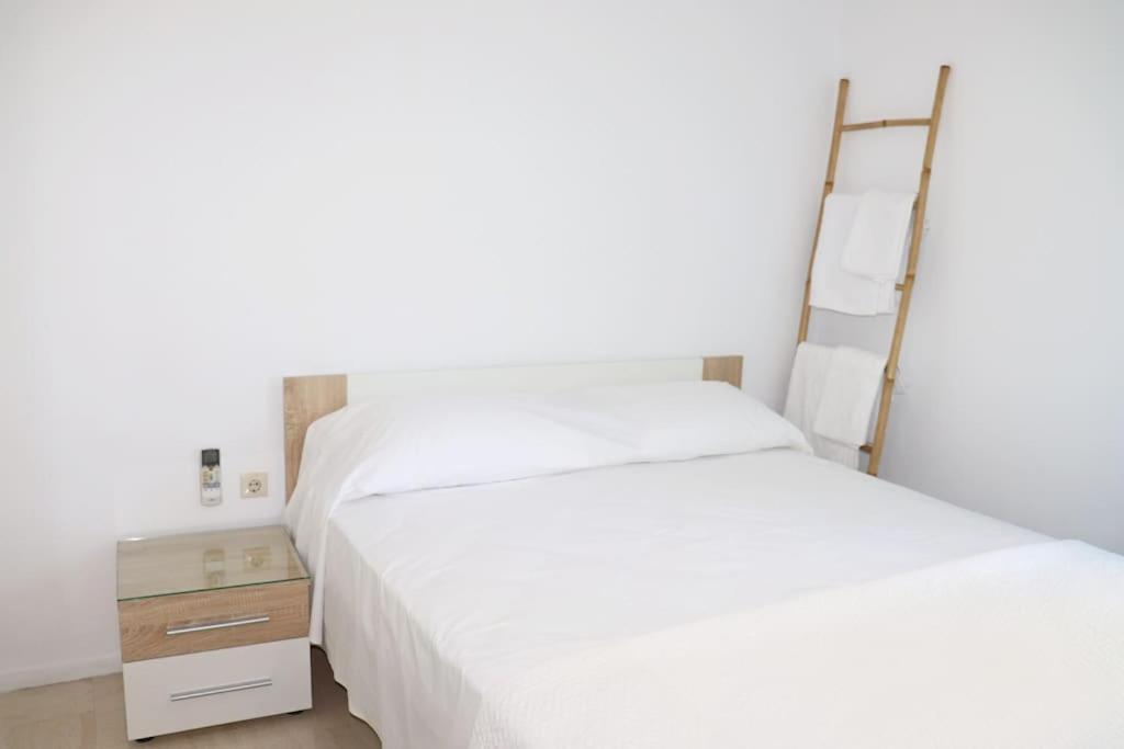 Gentle Breeze Apartment Kamena Vourla