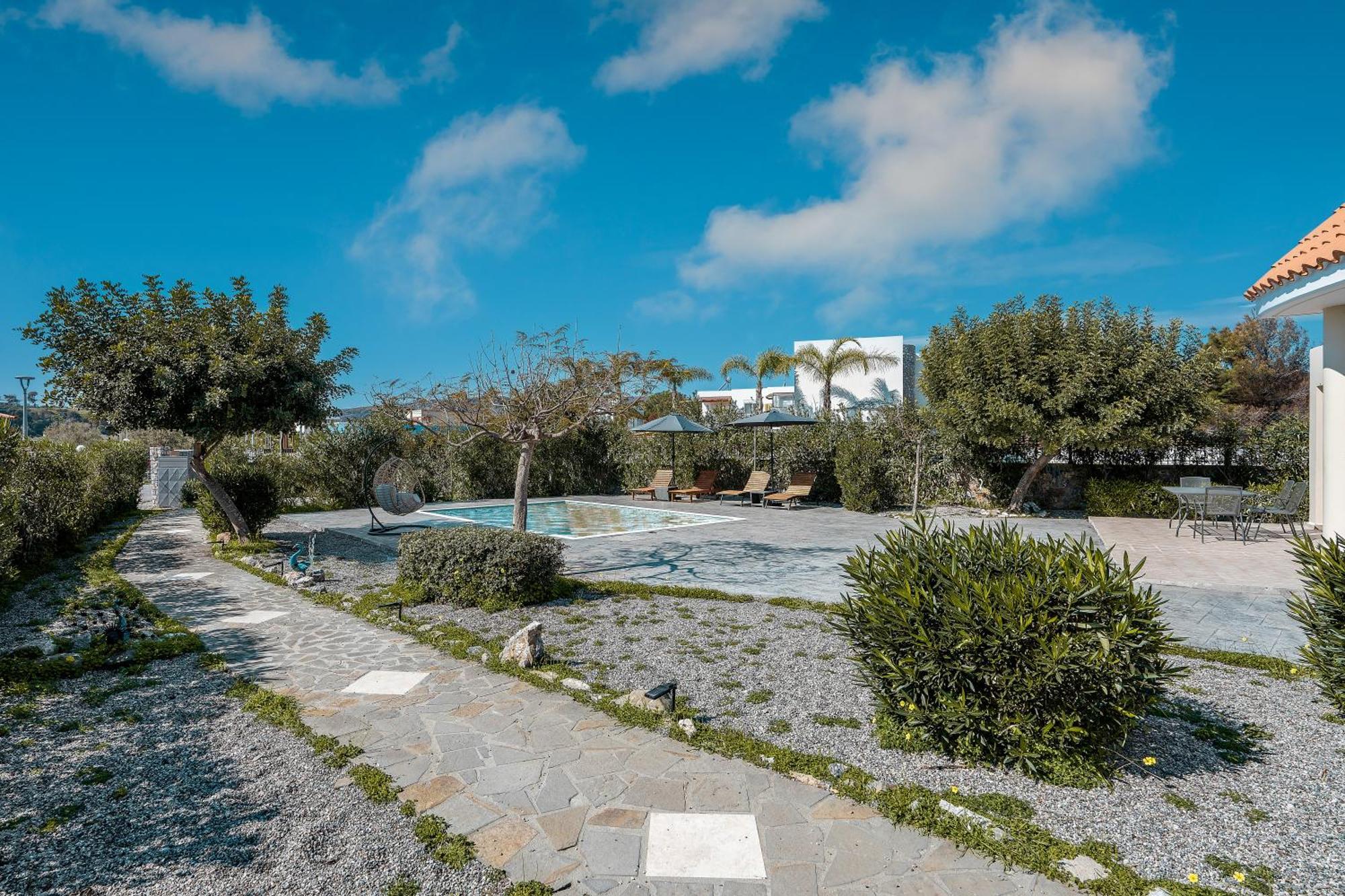Lazarus Glistra Villa