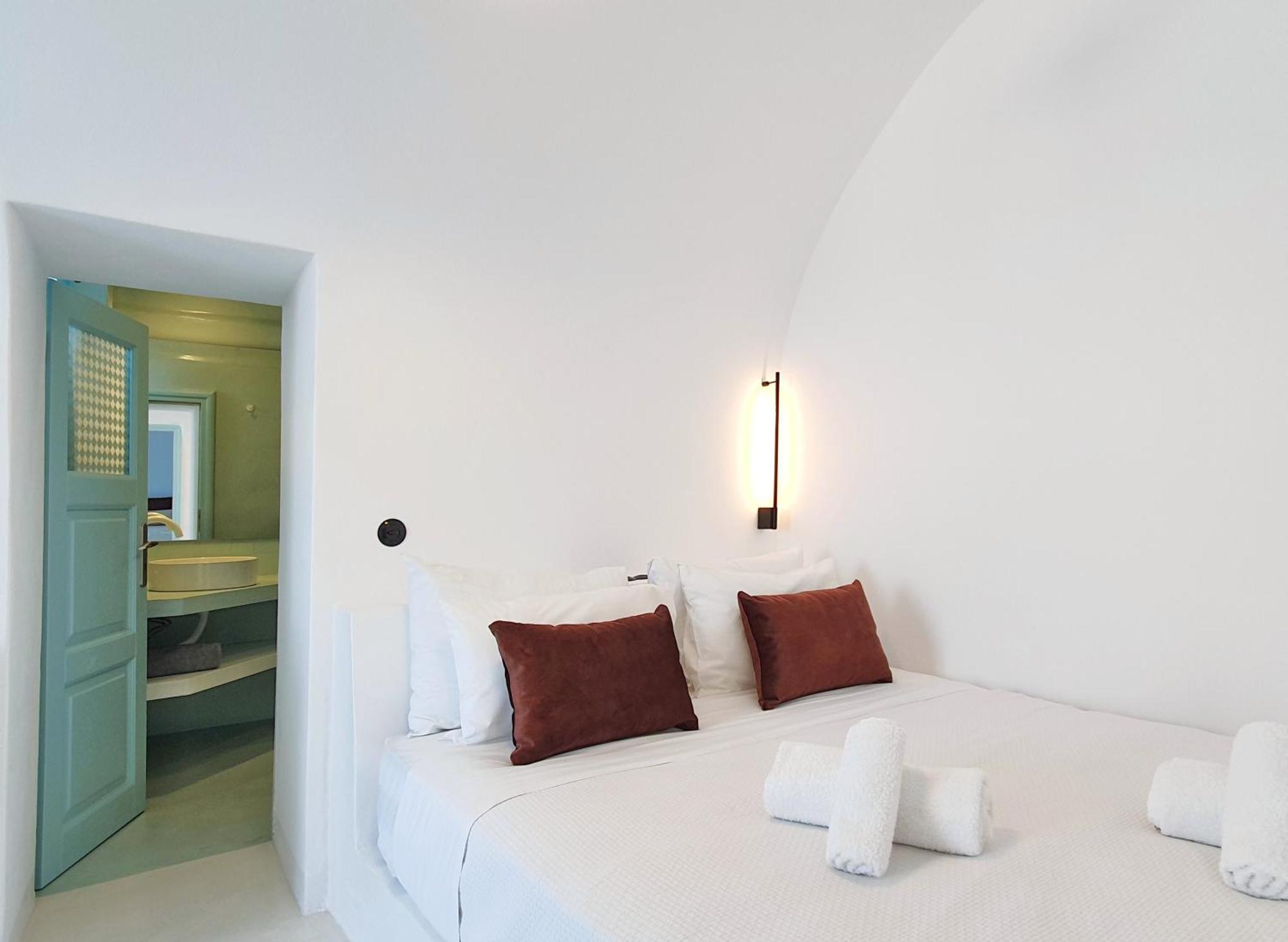 Villa Sun Spell With Sea View-private Plunge Pool Fira (Santorini)