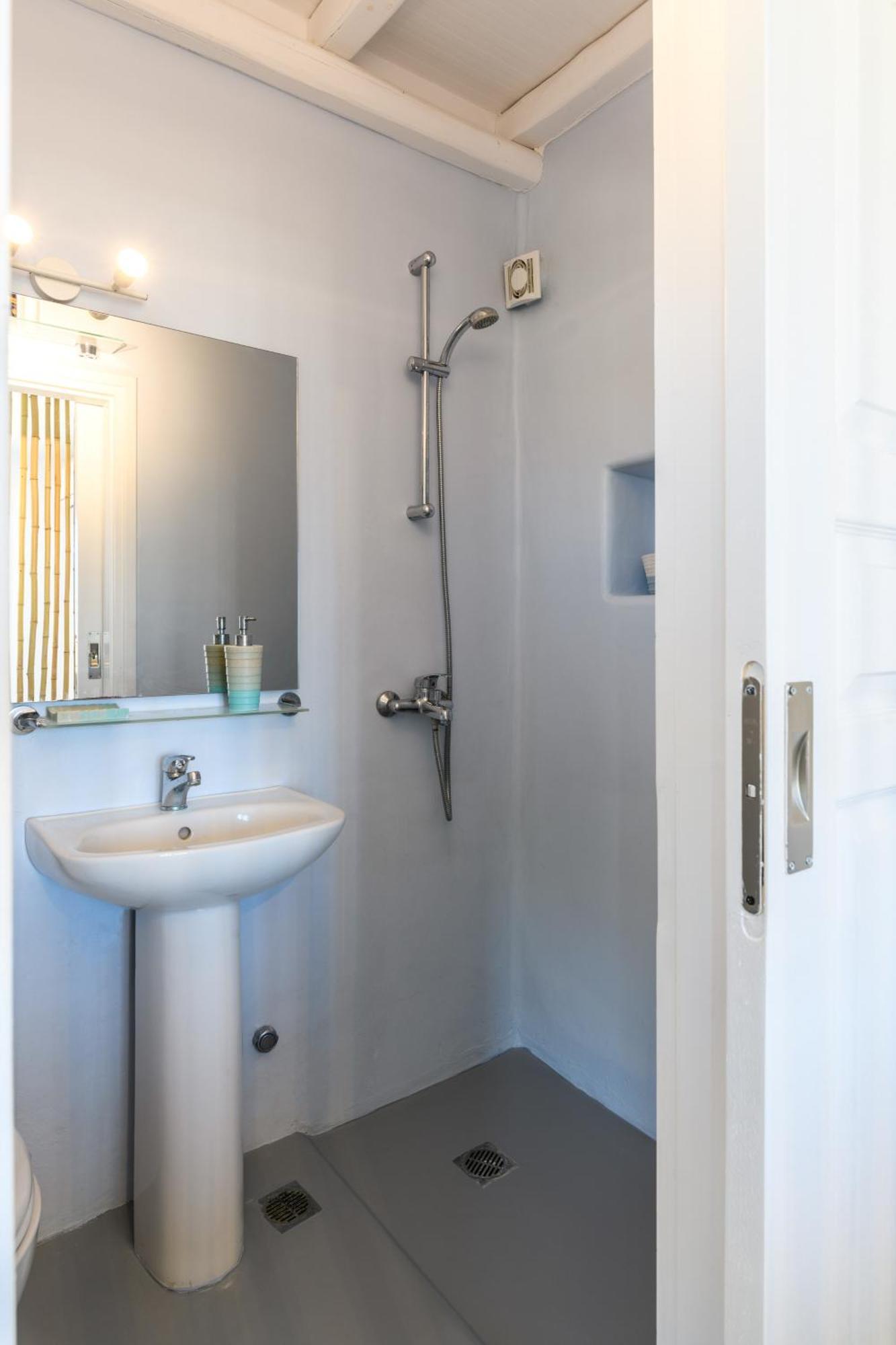 Emerald Bay 4br With Pool By Lia Holiday home