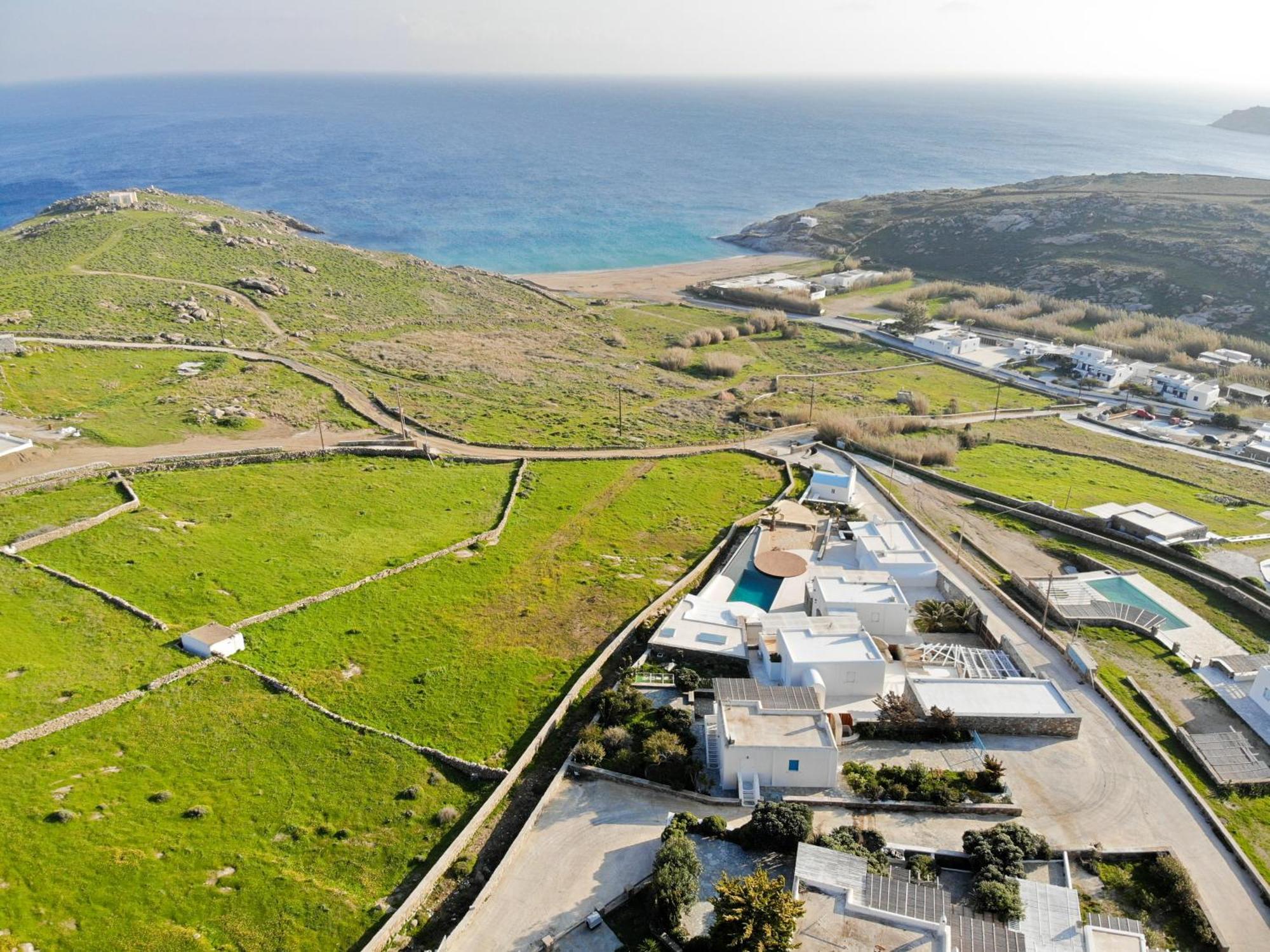 Emerald Bay 4br With Pool By Lia Mykonos Town