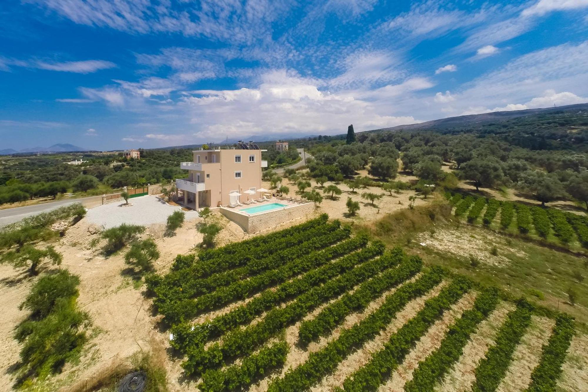 Domazakis -with Private Pool * Loutra (Crete)