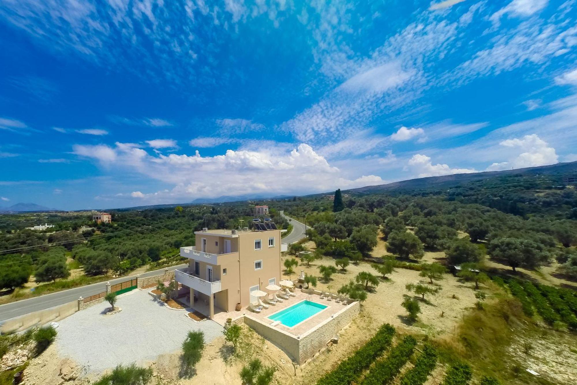 Domazakis -with Private Pool Villa *