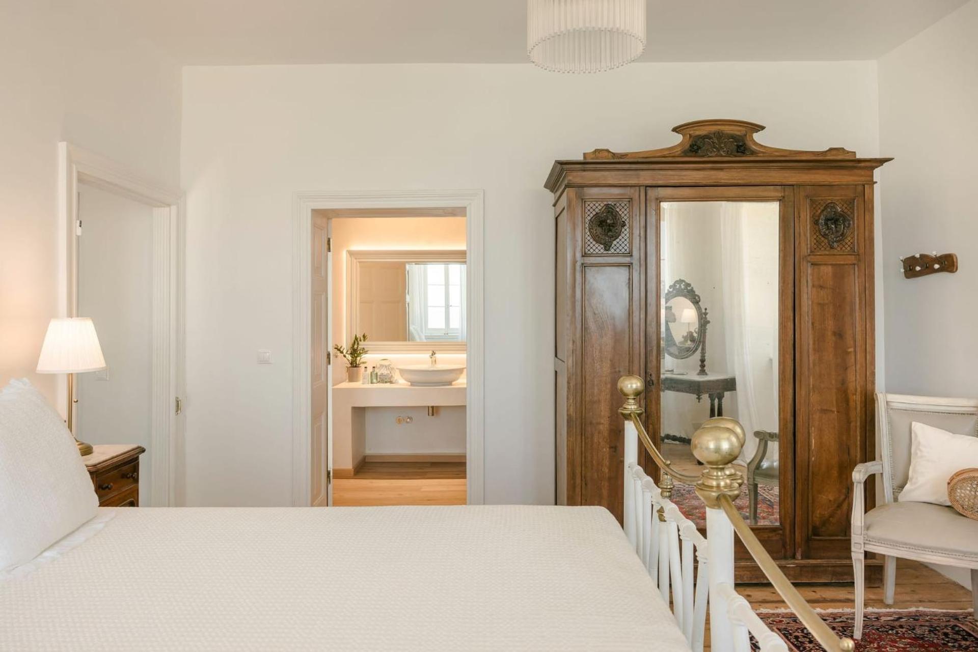 Magnificent Seafront Corfu - 5 En-suite Bedrooms -the Durrells House | Historic Elegance & Modern Luxuries - Direct Access & Private Heated Pool Villa Kontokali