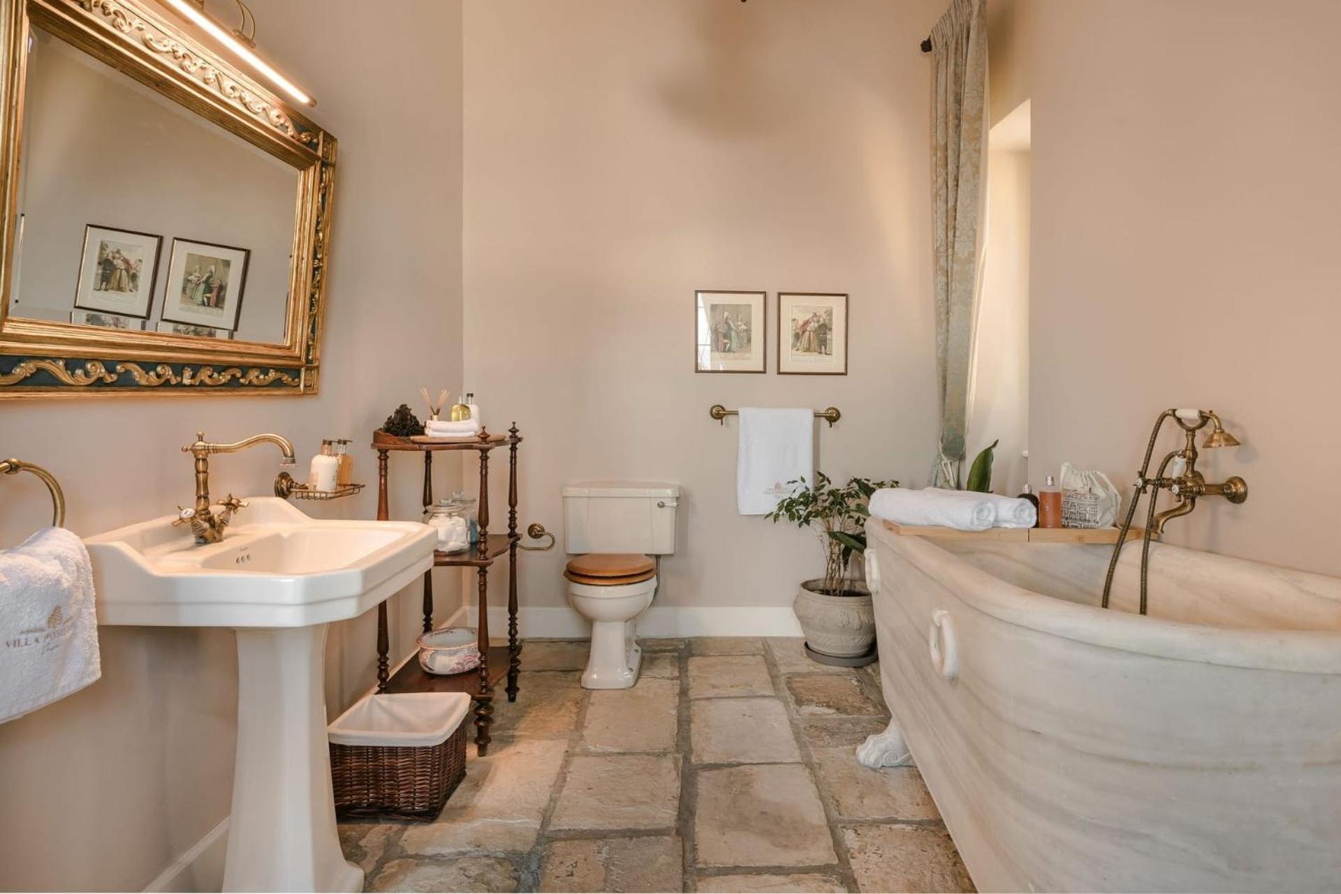 Villa Magnificent Seafront Corfu - 5 En-suite Bedrooms -the Durrells House | Historic Elegance & Modern Luxuries - Direct Access & Private Heated Pool *