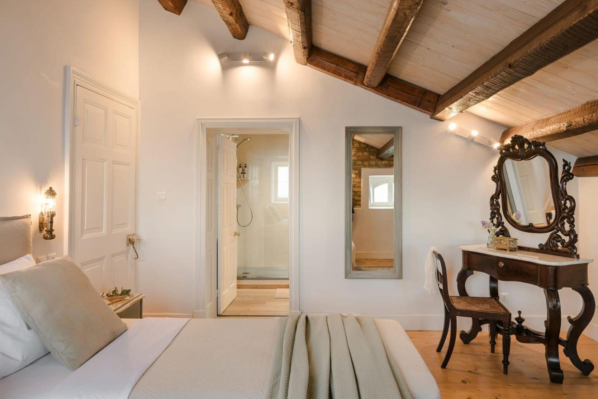 Villa Magnificent Seafront Corfu - 5 En-suite Bedrooms -the Durrells House | Historic Elegance & Modern Luxuries - Direct Access & Private Heated Pool *