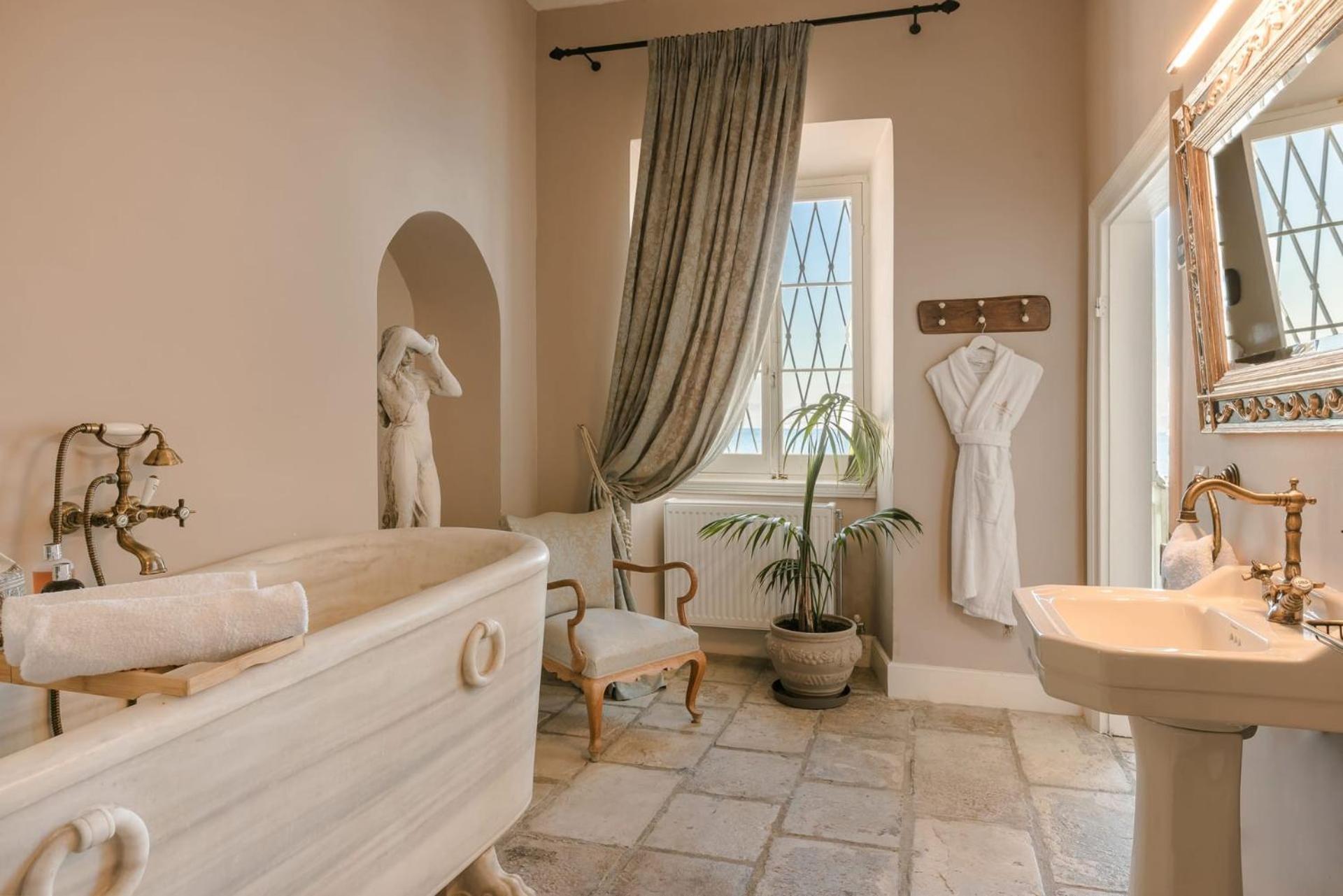 Magnificent Seafront Corfu - 5 En-suite Bedrooms -the Durrells House | Historic Elegance & Modern Luxuries - Direct Access & Private Heated Pool Villa