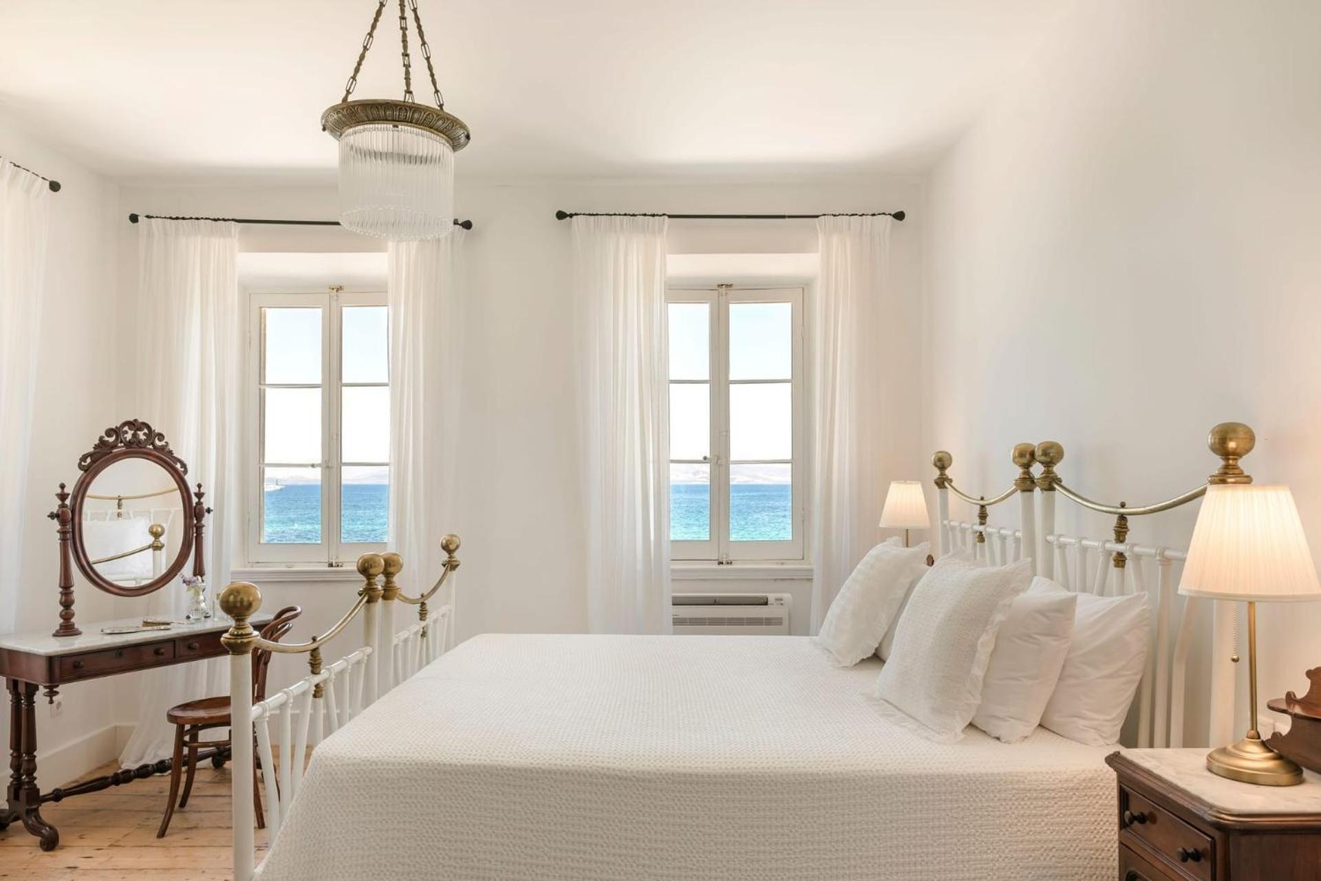 Villa Magnificent Seafront Corfu - 5 En-suite Bedrooms -the Durrells House | Historic Elegance & Modern Luxuries - Direct Access & Private Heated Pool