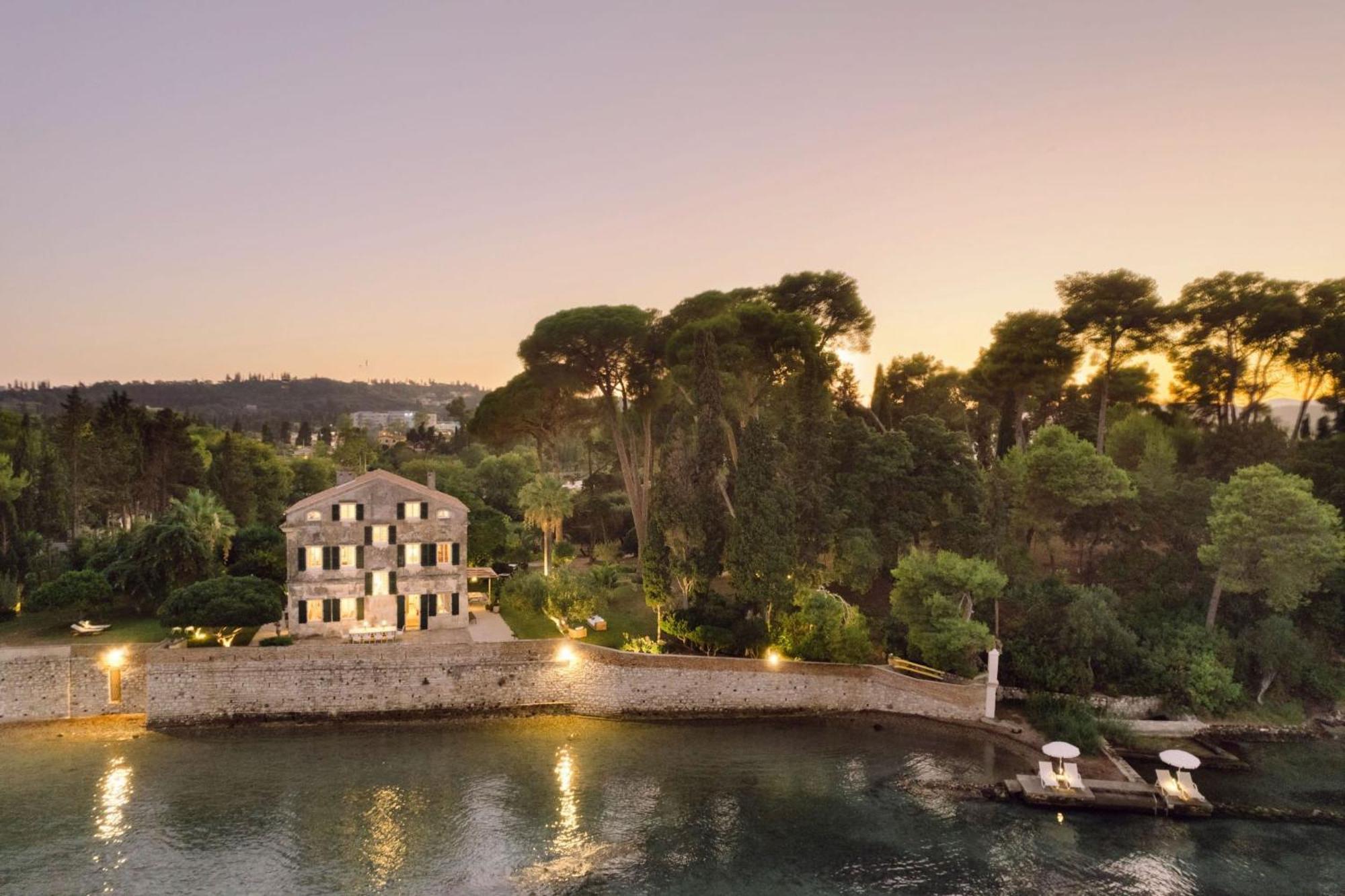 Magnificent Seafront Corfu - 5 En-suite Bedrooms -the Durrells House | Historic Elegance & Modern Luxuries - Direct Access & Private Heated Pool Villa