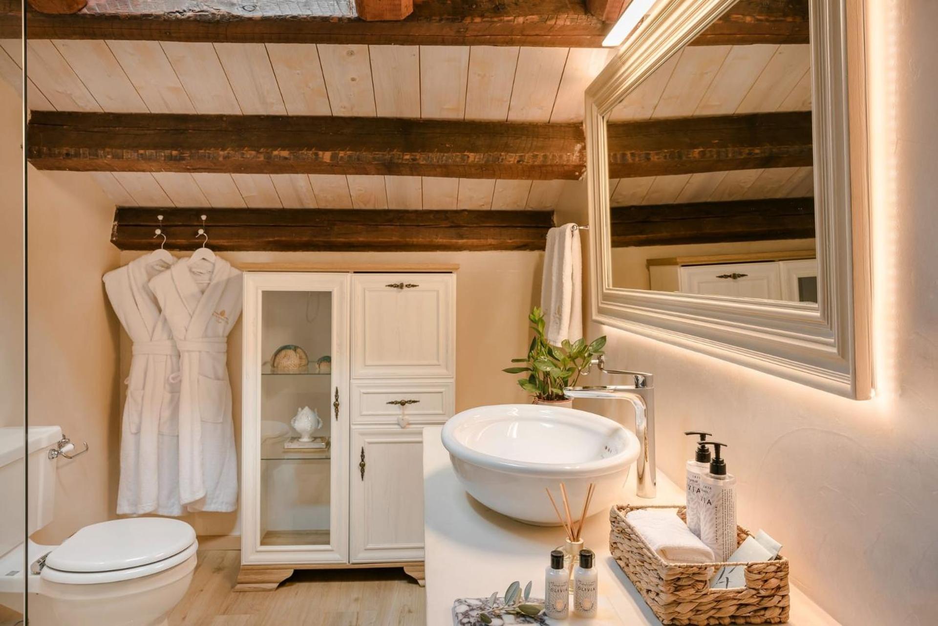 Magnificent Seafront Corfu - 5 En-suite Bedrooms -the Durrells House | Historic Elegance & Modern Luxuries - Direct Access & Private Heated Pool Villa *