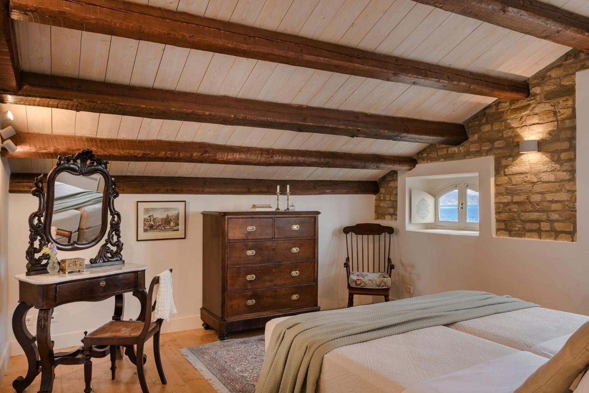 Magnificent Seafront Corfu - 5 En-suite Bedrooms -the Durrells House | Historic Elegance & Modern Luxuries - Direct Access & Private Heated Pool * Kontokali