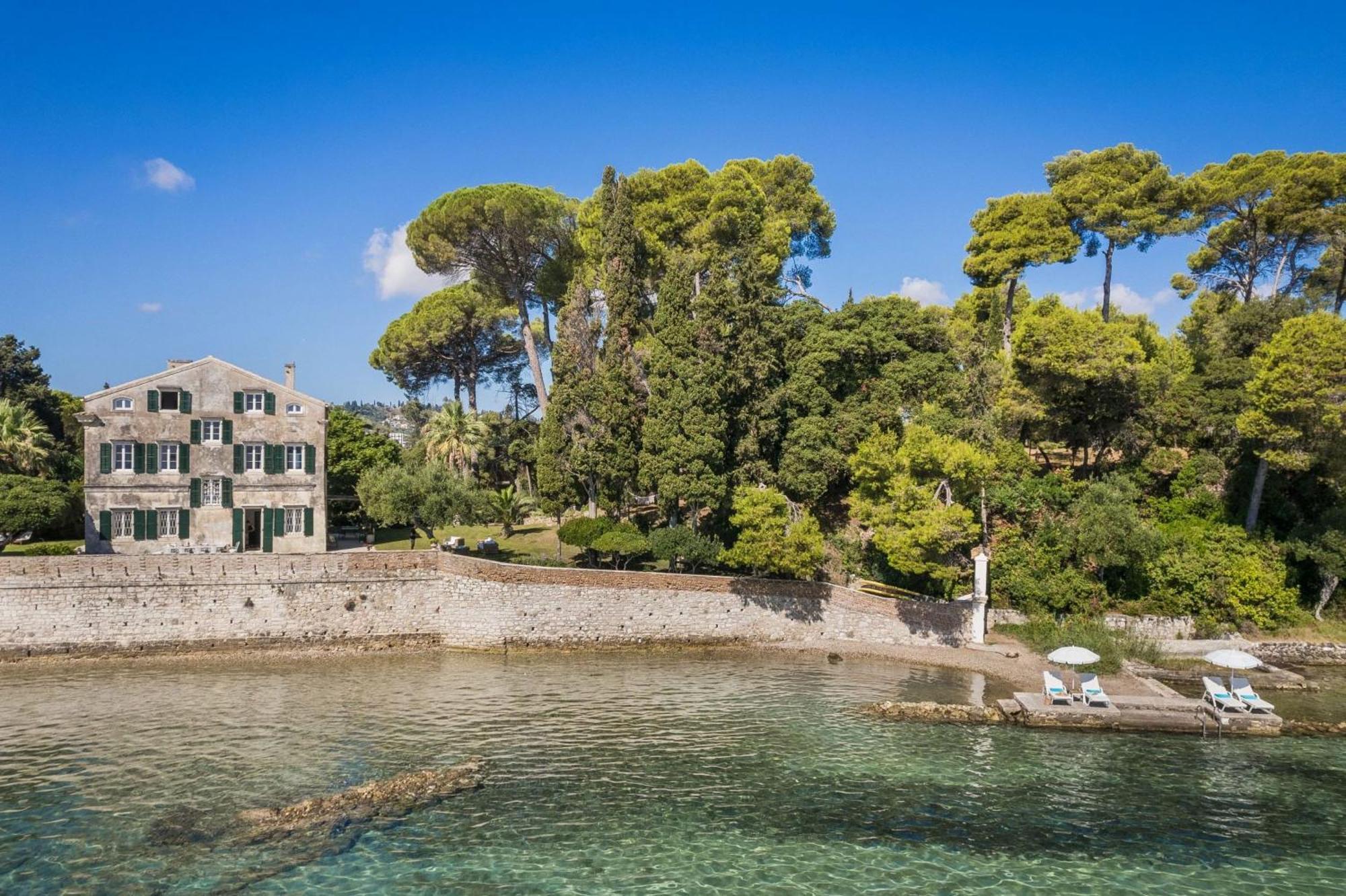 Villa Magnificent Seafront Corfu - 5 En-suite Bedrooms -the Durrells House | Historic Elegance & Modern Luxuries - Direct Access & Private Heated Pool *
