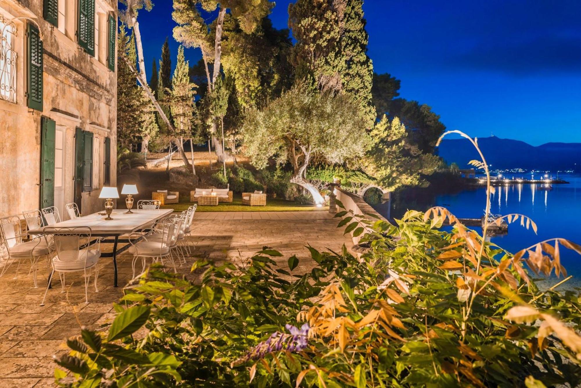 Magnificent Seafront Corfu - 5 En-suite Bedrooms -the Durrells House | Historic Elegance & Modern Luxuries - Direct Access & Private Heated Pool *