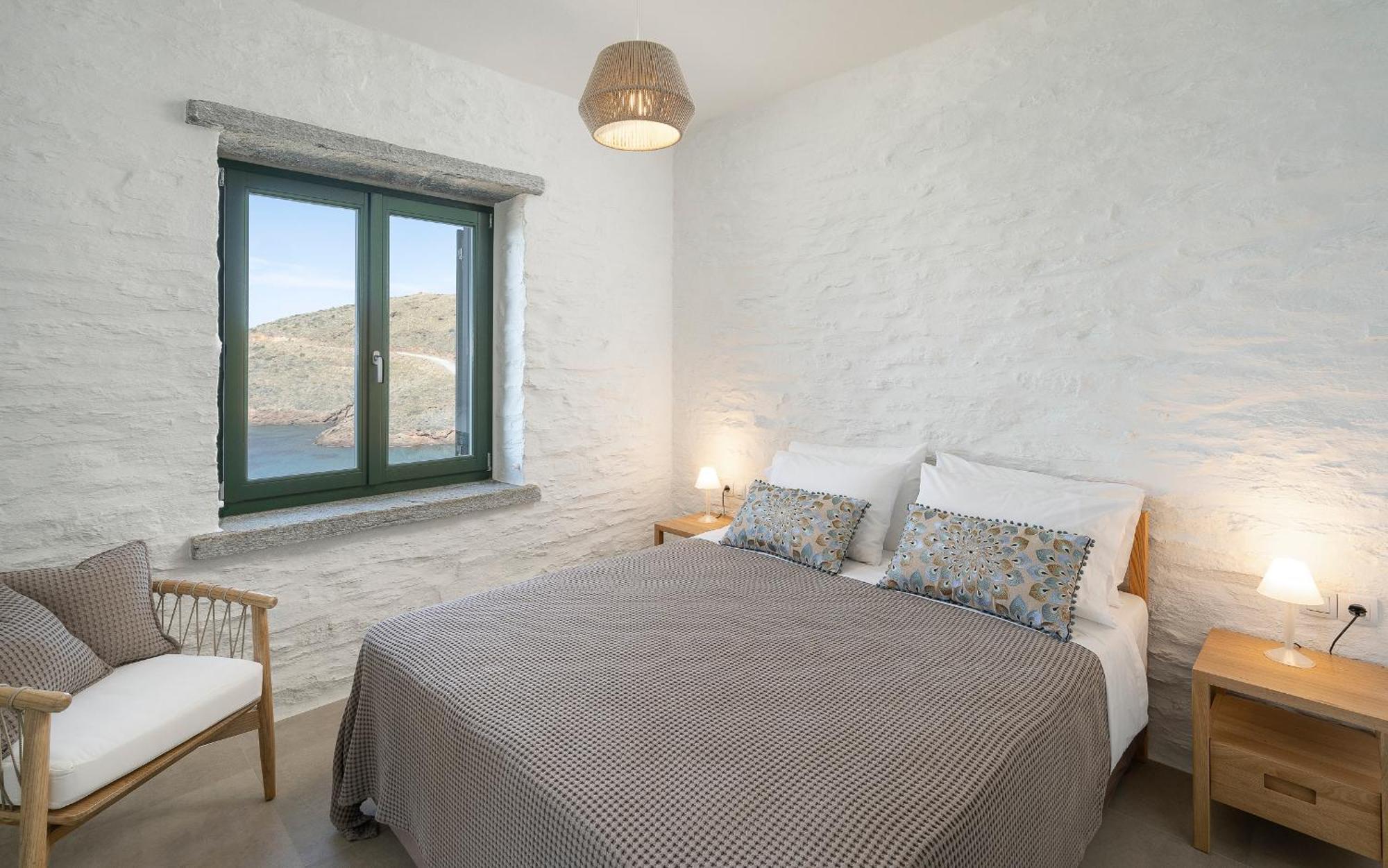 Triad Villa Ioulis