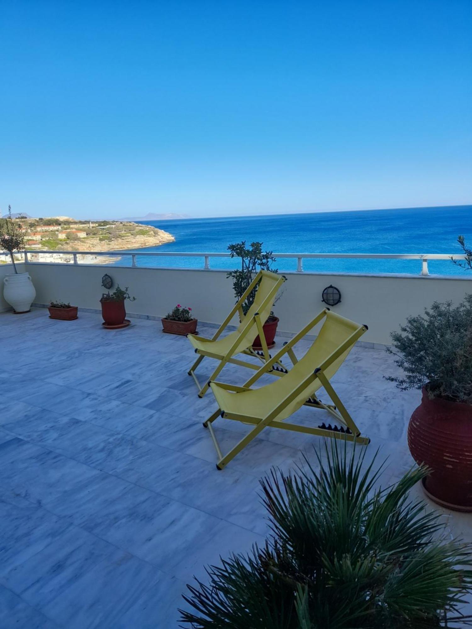 Seaview Flora's Luxury Apartment-300meters From The Apartment Rethymno (Crete)