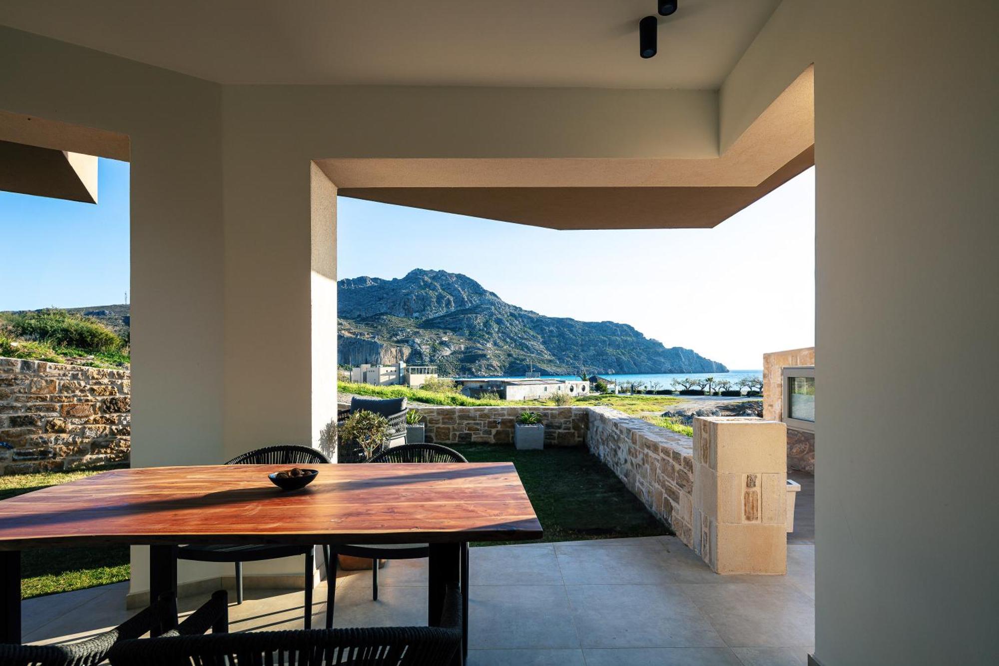 Ririka Living, New Feel-at-home Luxury Apartment Plakias