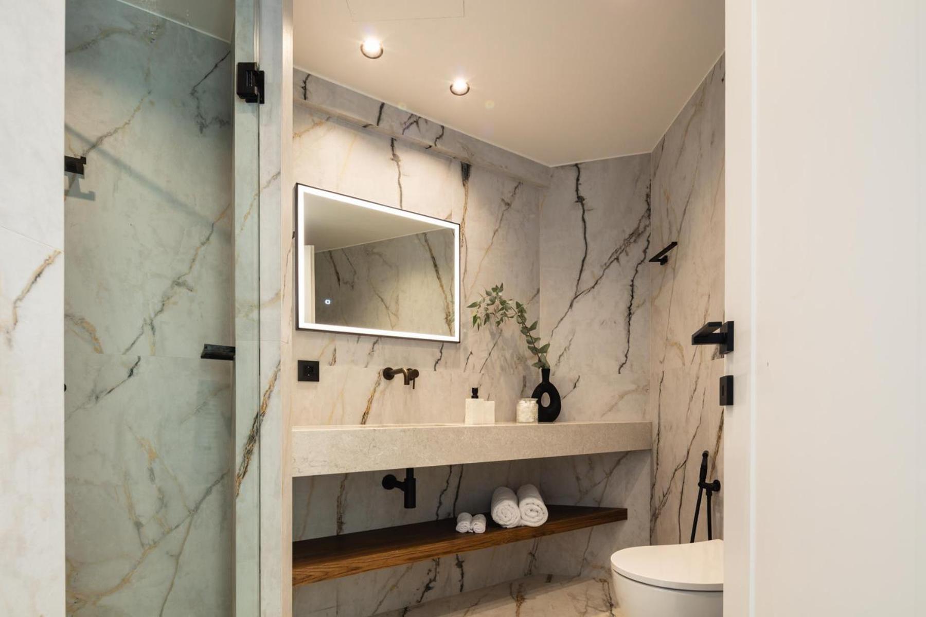 Ririka Living, New Feel-at-home Luxury Apartment