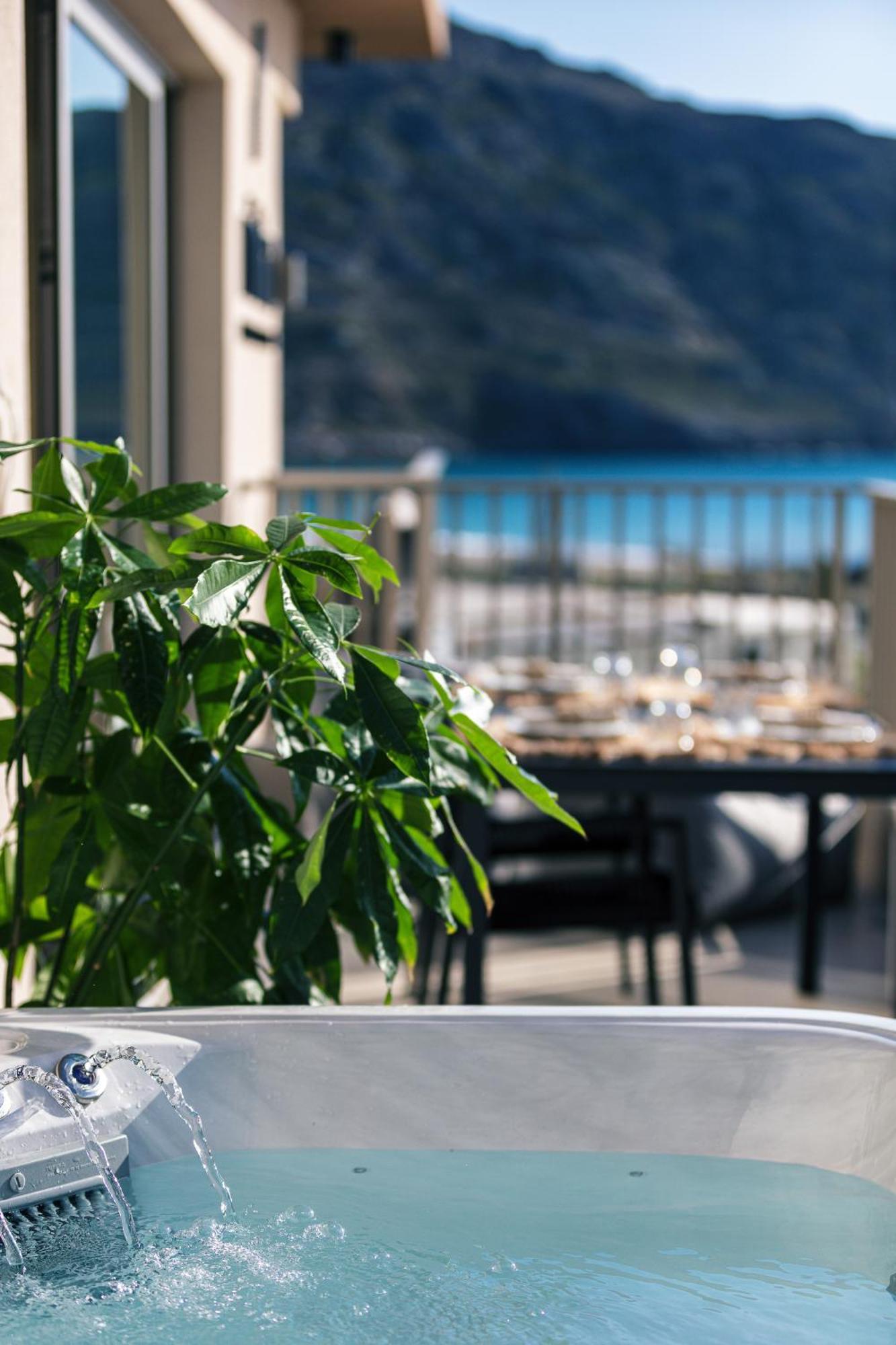 Ririka Living, New Feel-at-home Luxury Plakias