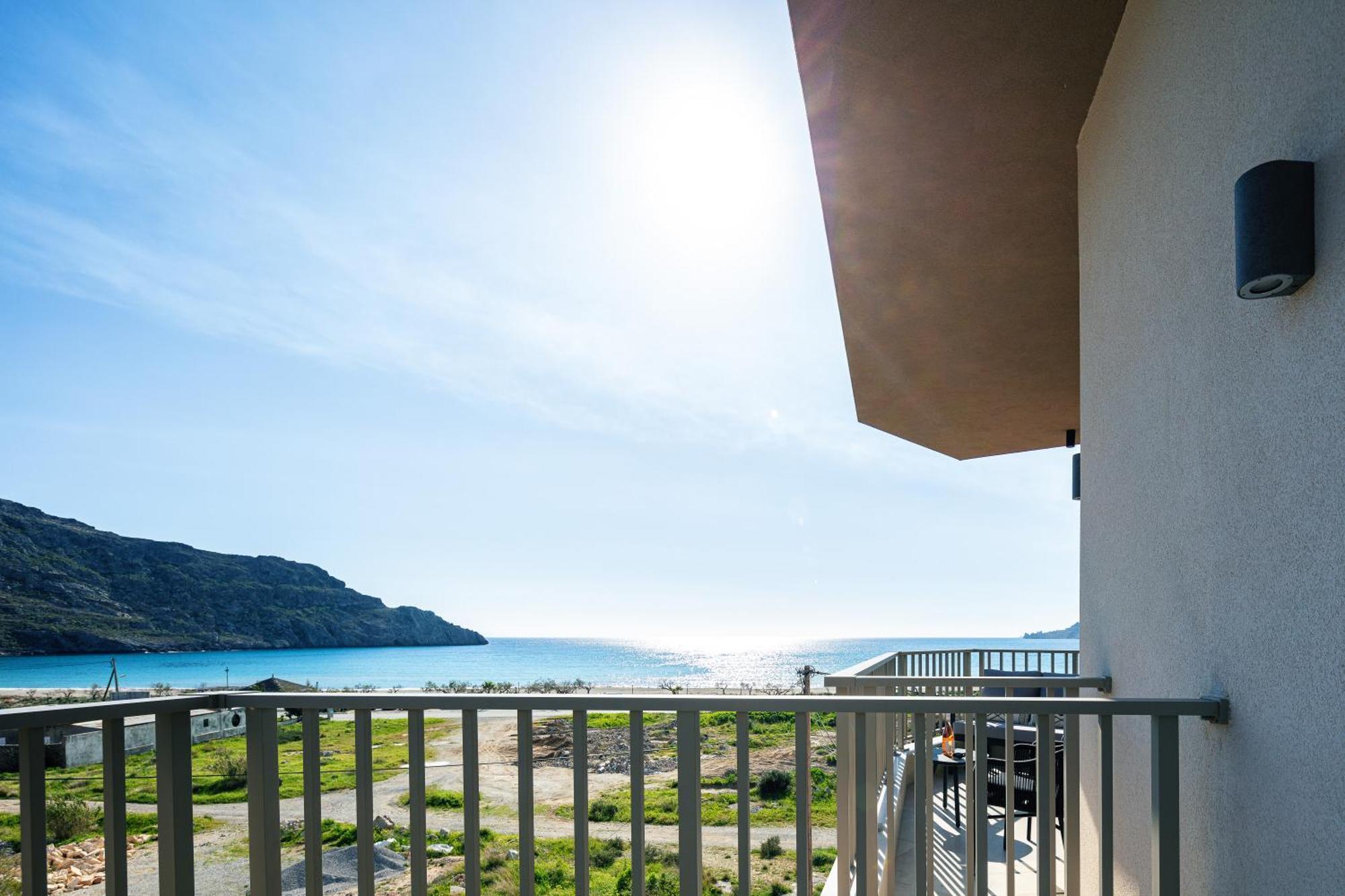 Ririka Living, New Feel-at-home Luxury Apartment Plakias