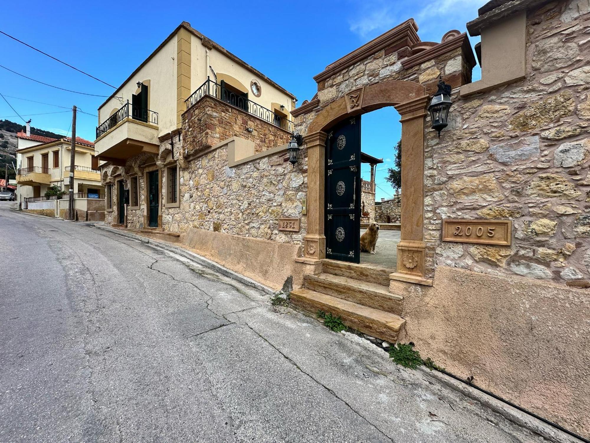 Holiday home πέτρινο αρχοντικό, χίος Vrontados