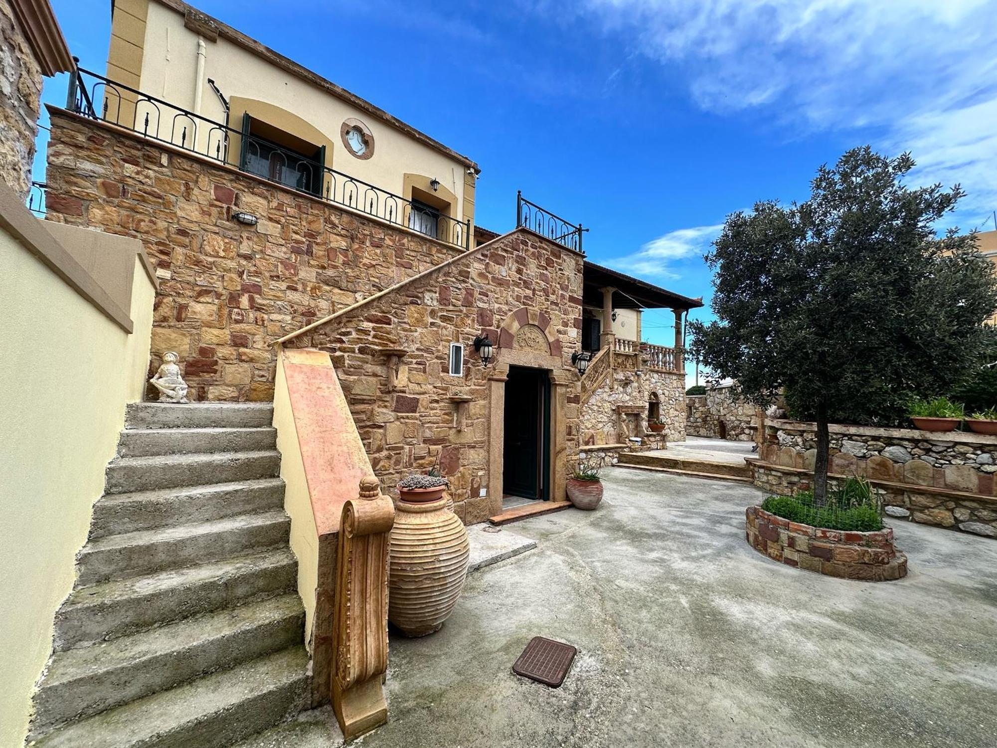Holiday home πέτρινο αρχοντικό, χίος Vrontados