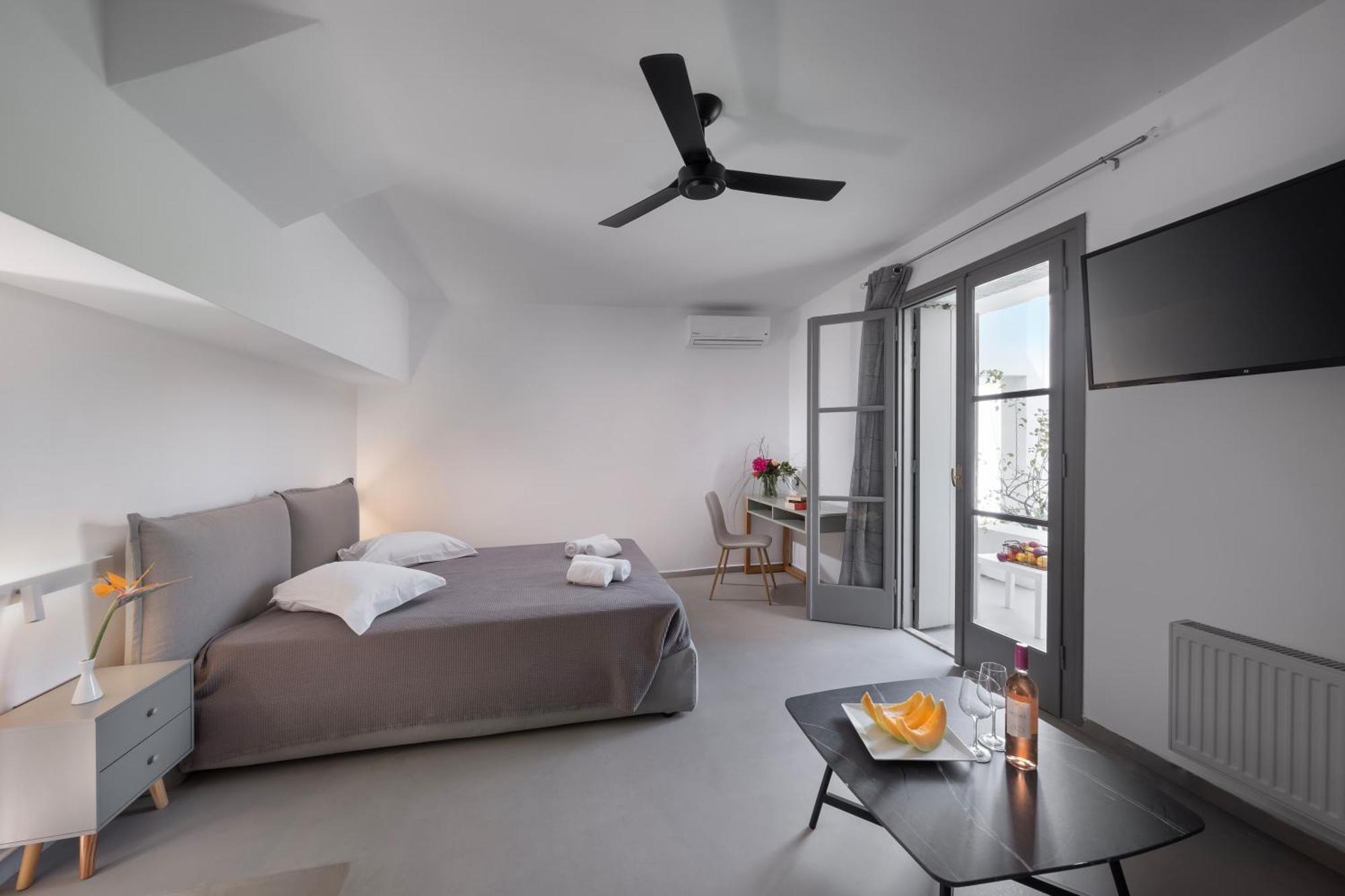 Nefeli Hotel 4*