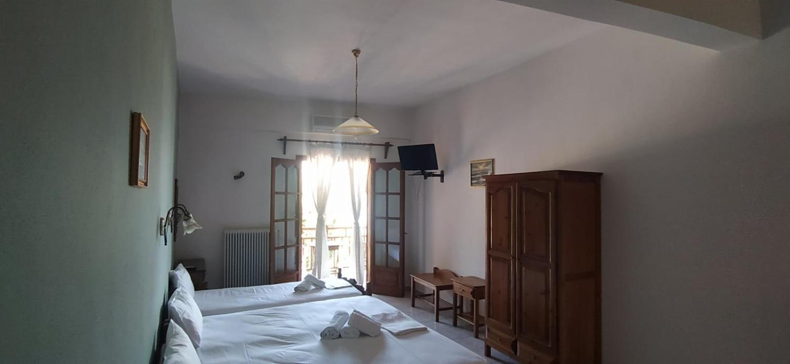 To Limanaki Guest house Chorefton