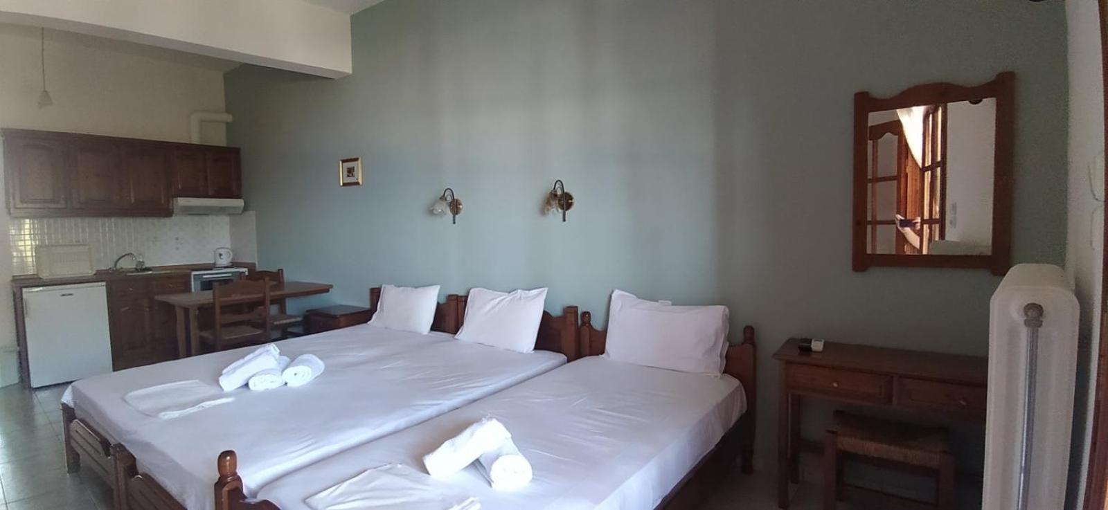 To Limanaki Guest house 3*
