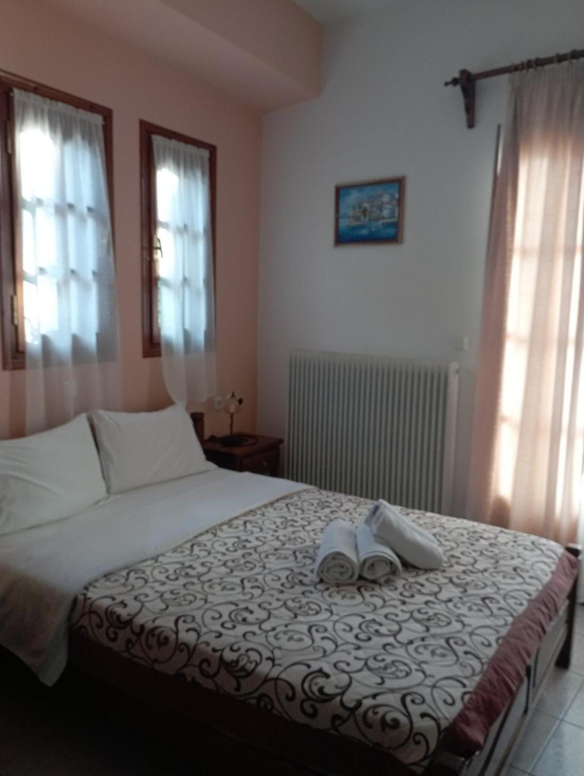 To Limanaki Guest house Chorefton