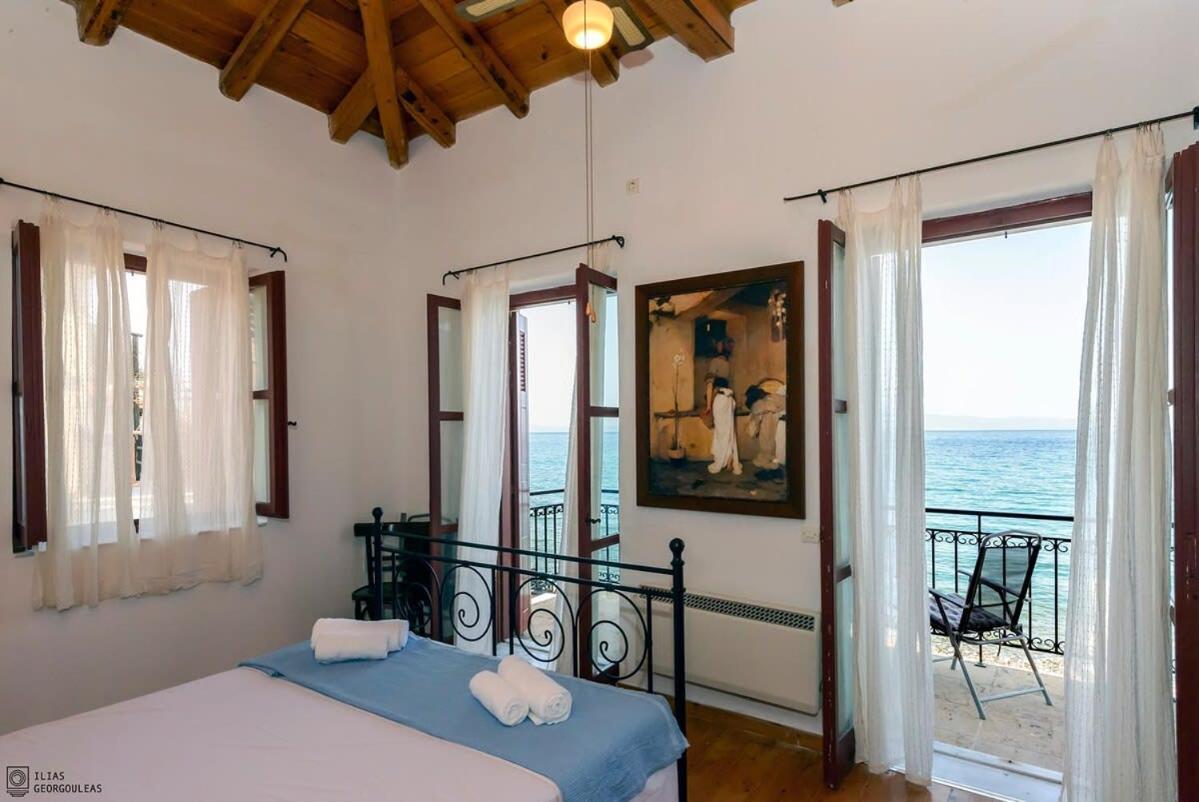 Waveside Sanctuary - Luxurious Seastone Avia