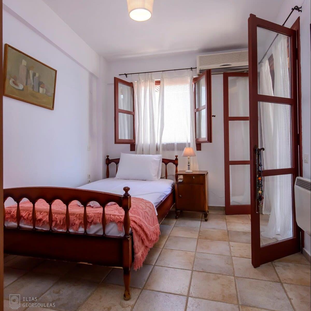 Holiday home Waveside Sanctuary - Luxurious Seastone