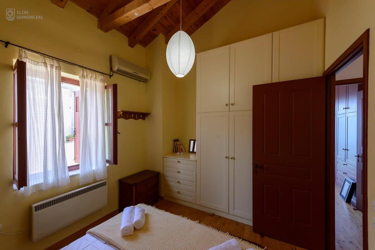 Waveside Sanctuary - Luxurious Seastone Holiday home Avia