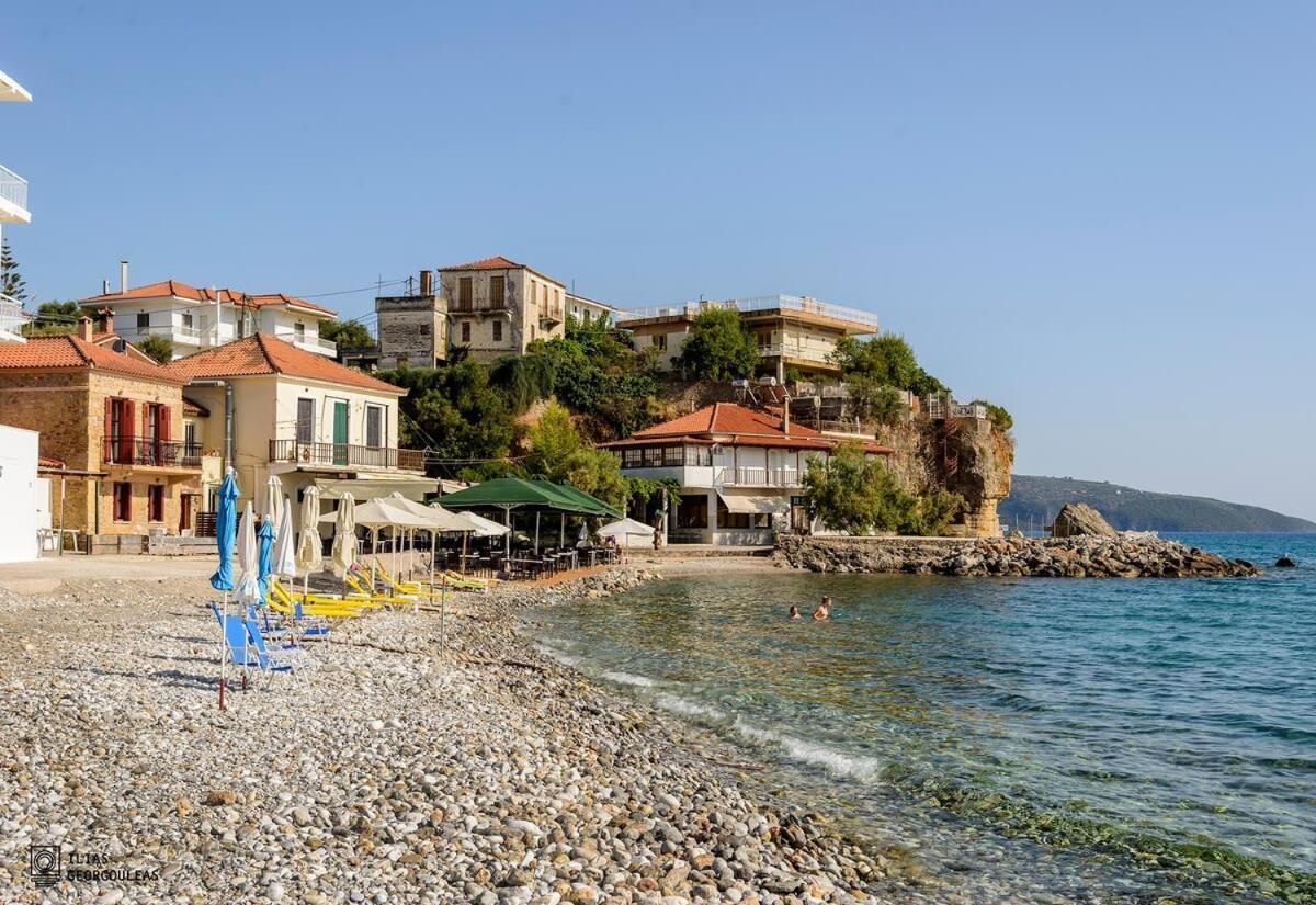 Waveside Sanctuary - Luxurious Seastone Holiday home *