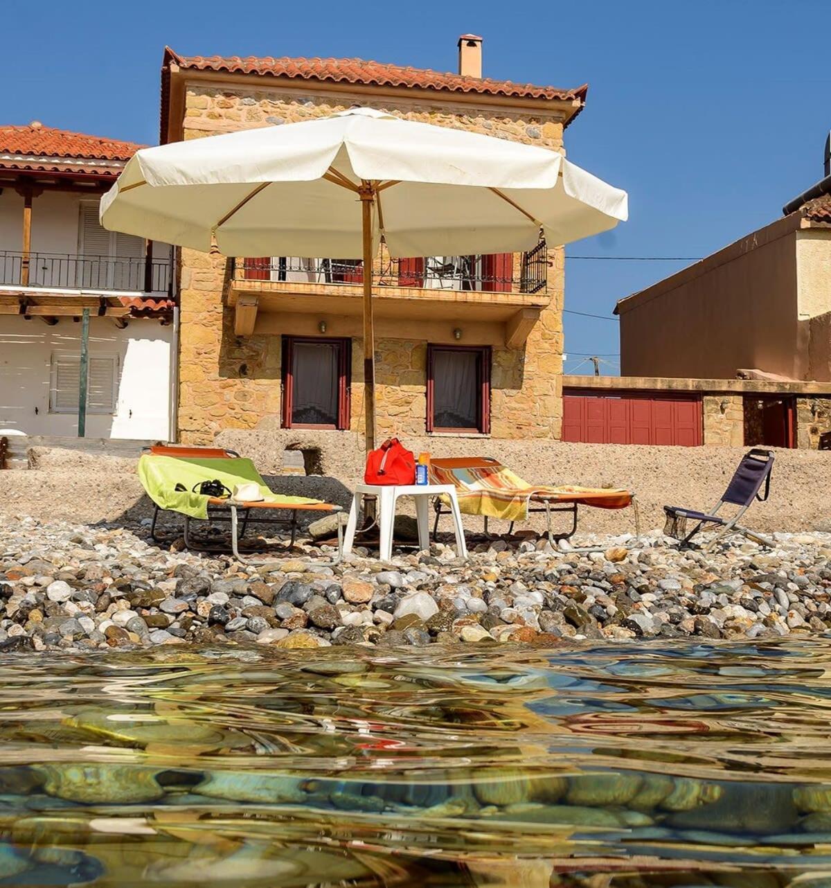 Waveside Sanctuary - Luxurious Seastone Avia