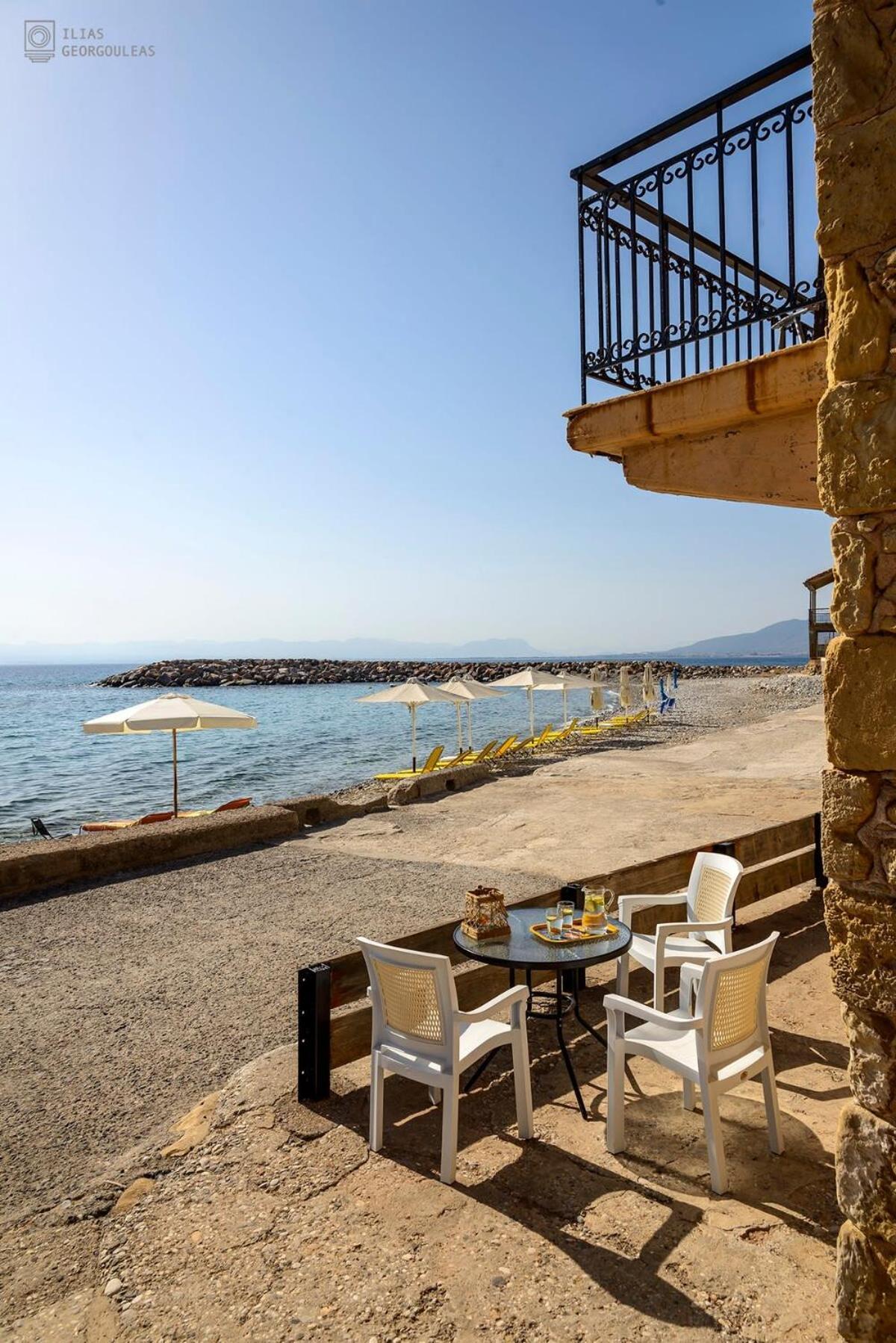 Holiday home Waveside Sanctuary - Luxurious Seastone