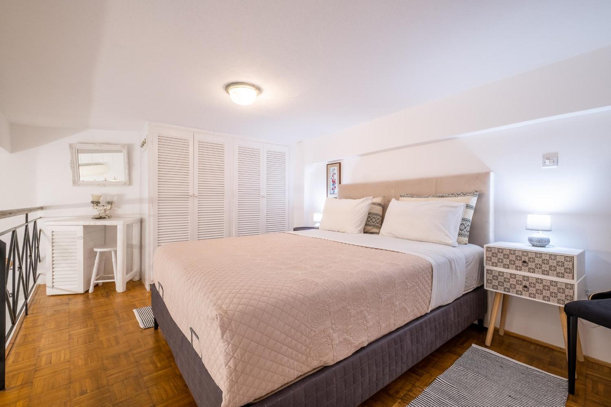 Homebase Parikia (Paros)