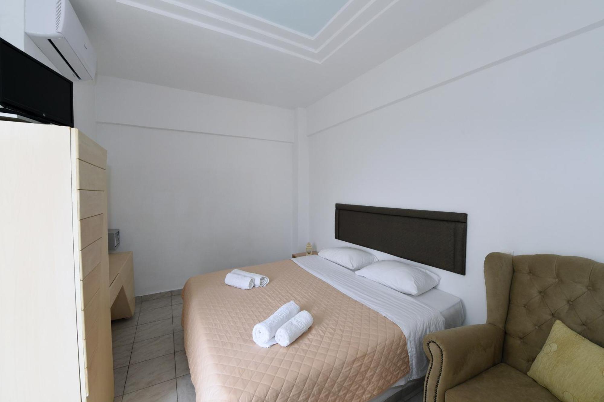 Leon Lux Aparthotel 3*