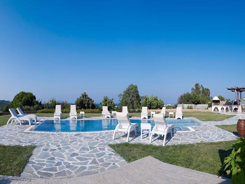 Artemis Hotel