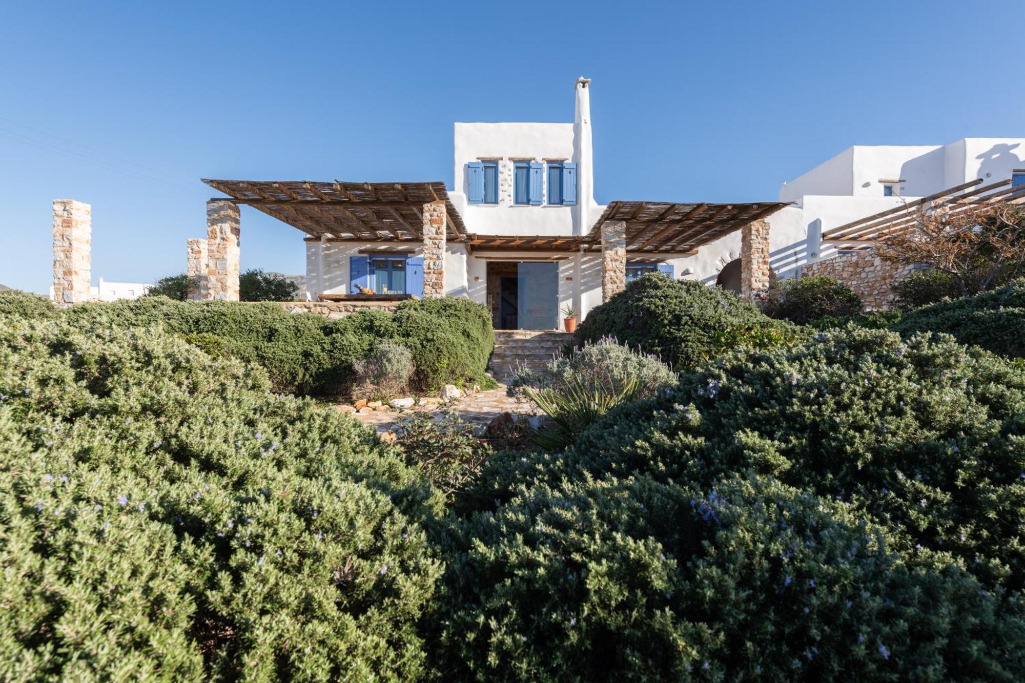 Lydia * Parikia (Paros)