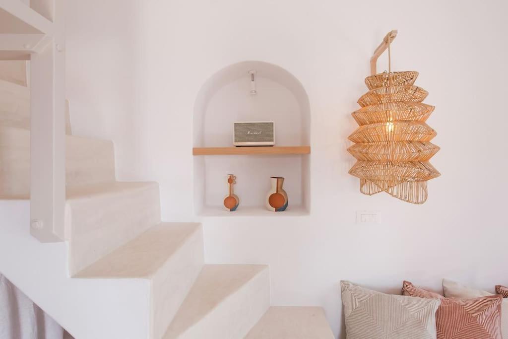 Terracotta Cave House Oia (Santorini)
