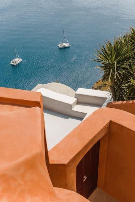 Terracotta Cave House Oia (Santorini)