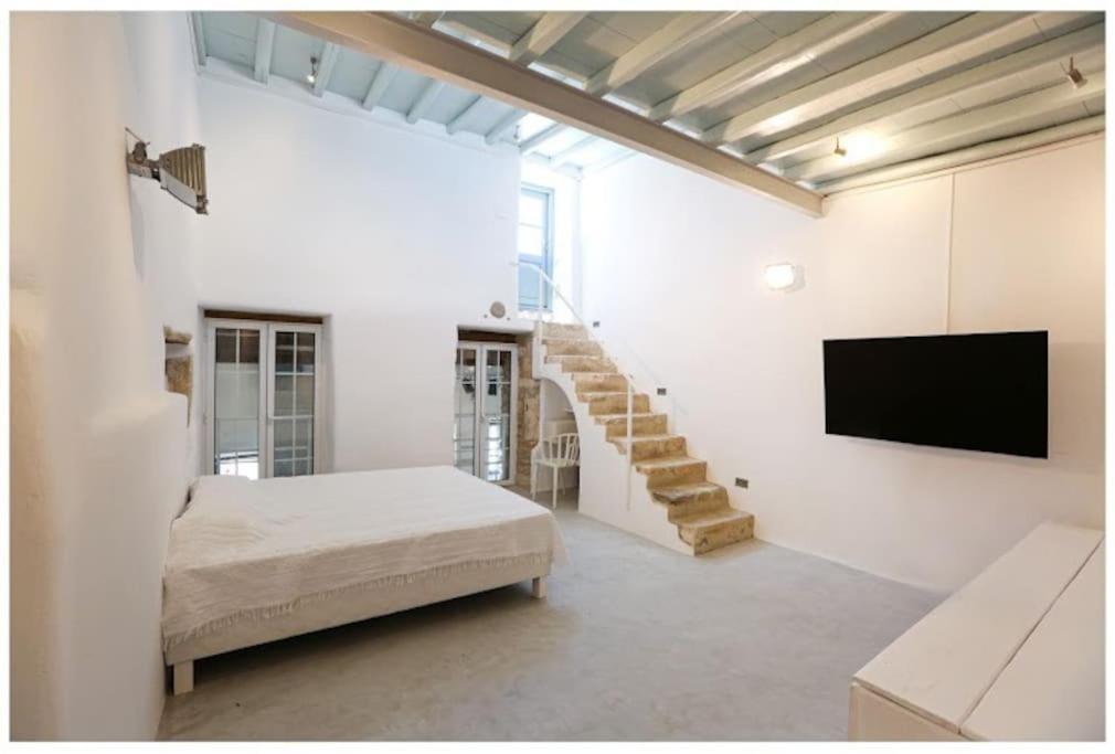 La Galerie - Art House Parikia *