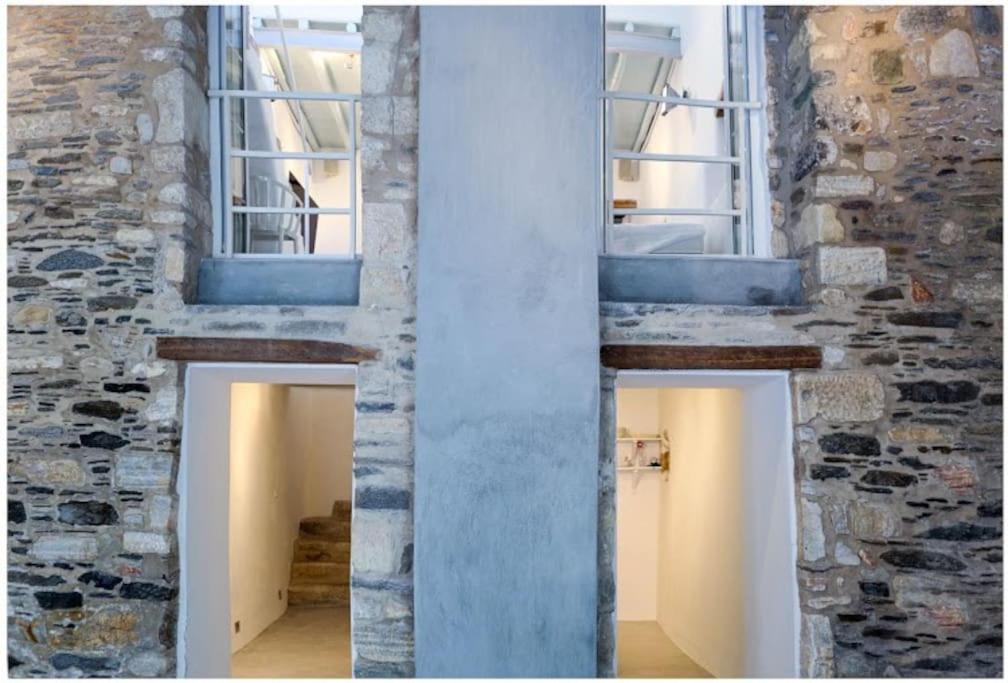 La Galerie - Art House Parikia *